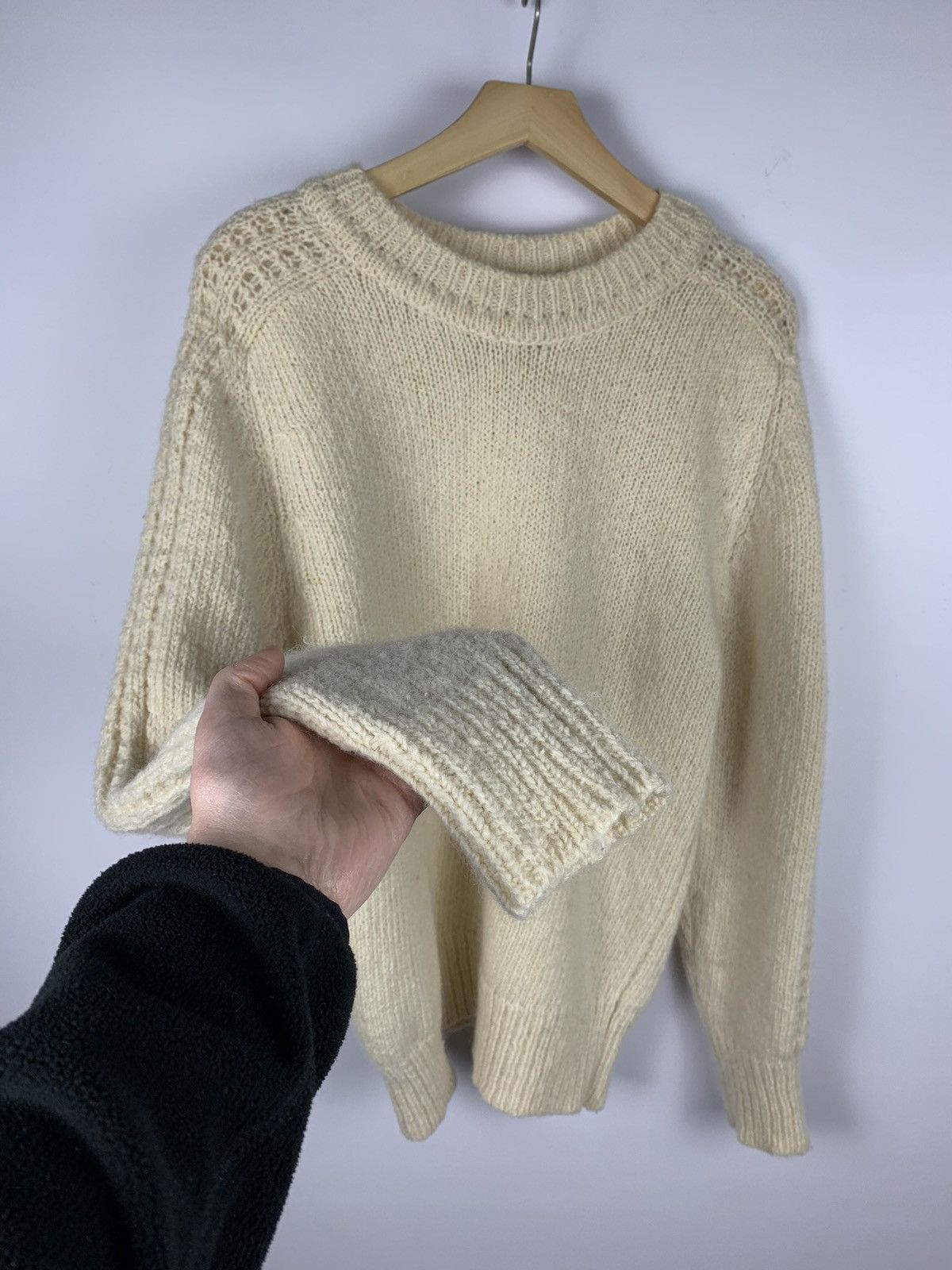 Vintage Vintage Gaeltarra Irish Handknit Wool Aran Sweater Size 42 Size US XS / EU 42 / 0 - 5 Thumbnail