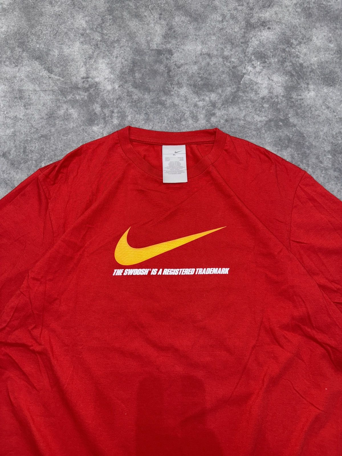 Nike T shirt Vintage nike 2000s center print swoosh Size US XL / EU 56 / 4 - 4 Thumbnail