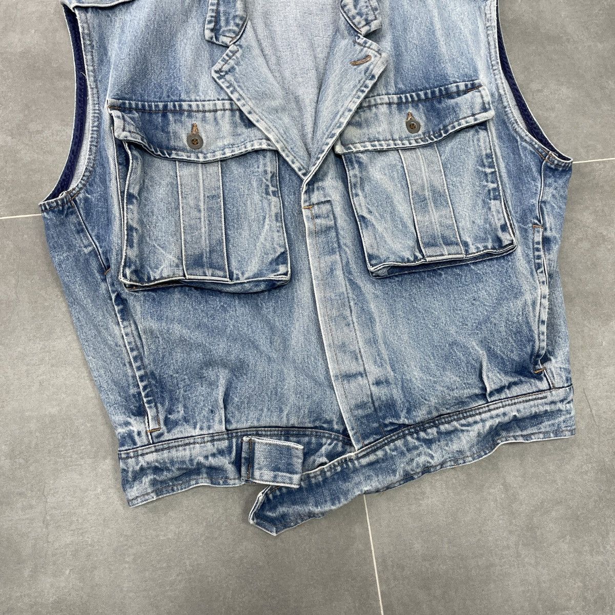 Benetton × Vintage Vintage Benetton Denim Vest Size 52 Size US L / EU 52-54 / 3 - 3 Thumbnail