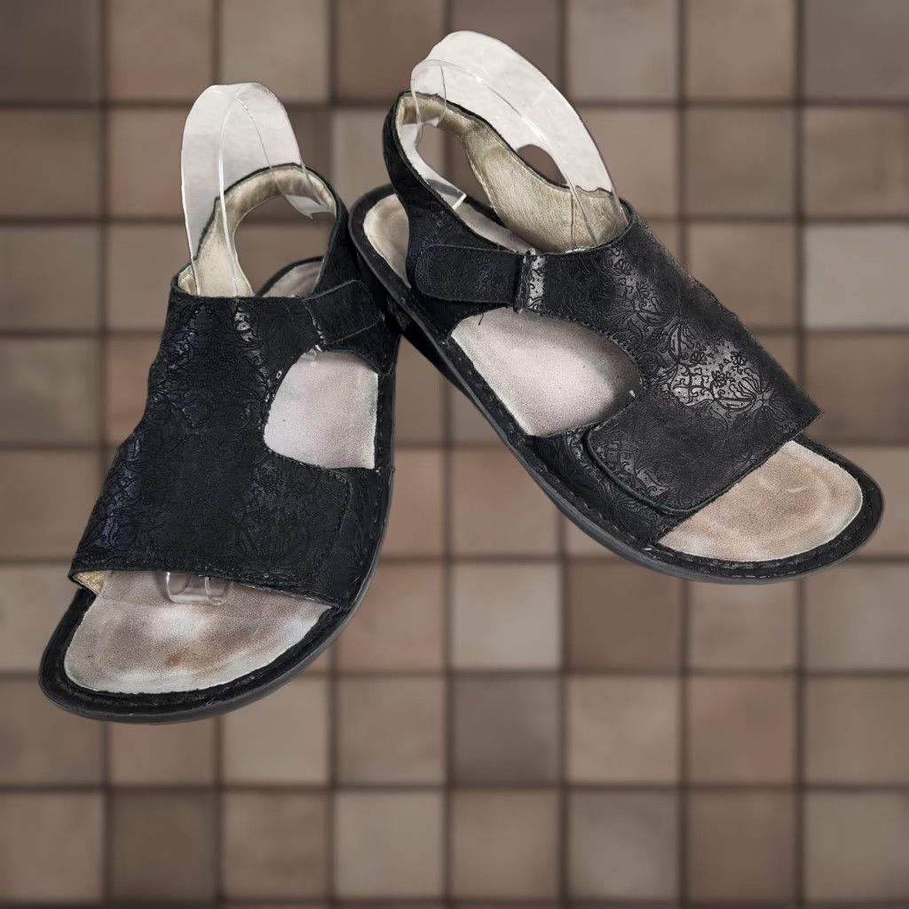 Vintage Alegria Viki Trellis Tooled Black Leather Flat Sandals Women's 40 Casual Bohemian Arch Support Size US 9 / IT 39 - 1 Thumbnail