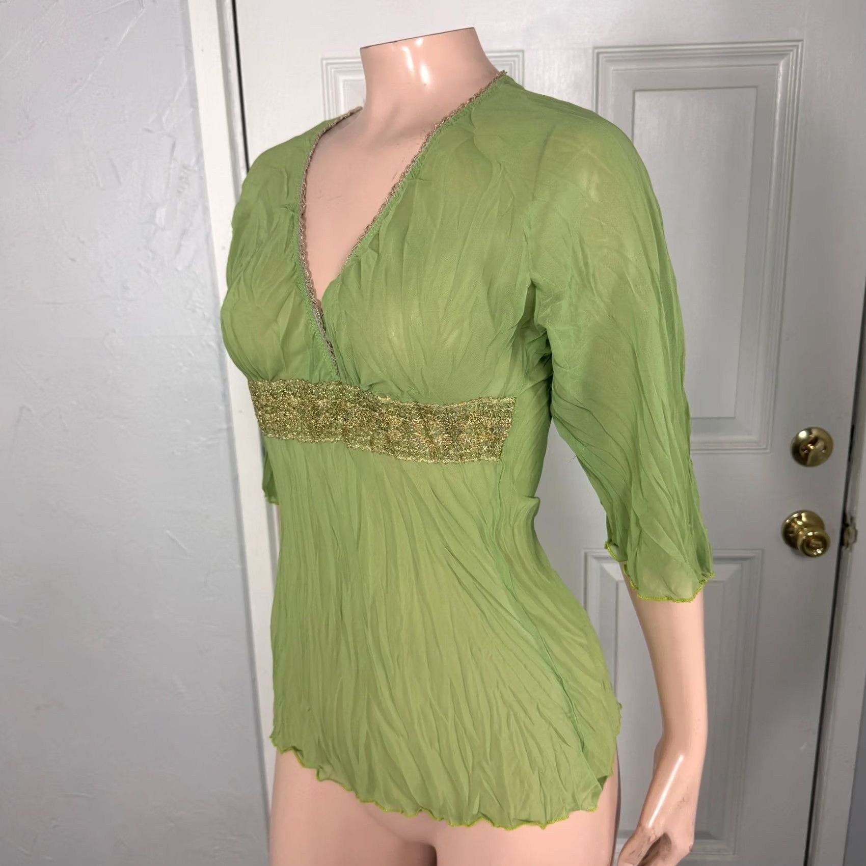 Vintage VINTAGE Pretty Good Shirt XS Half Sleeve V Neck Green 1990s Boho Polyester Lightweight Casual Mens Womens Girls Boys Size XS / US 0-2 / IT 36-38 - 3 Thumbnail