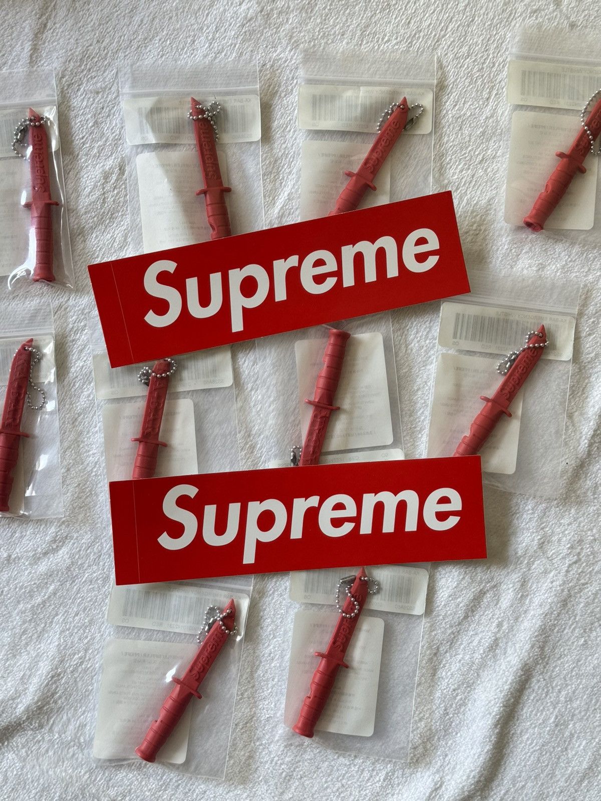 Supreme Supreme emergency whistle keychain Size ONE SIZE - 4 Thumbnail