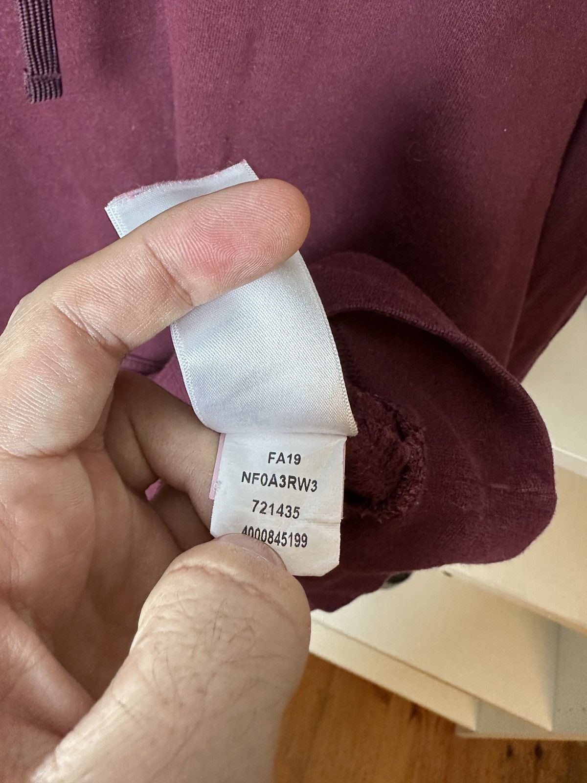 The North Face The North Face never stop exploring burgundy hoodie Size US L / EU 52-54 / 3 - 7 Thumbnail