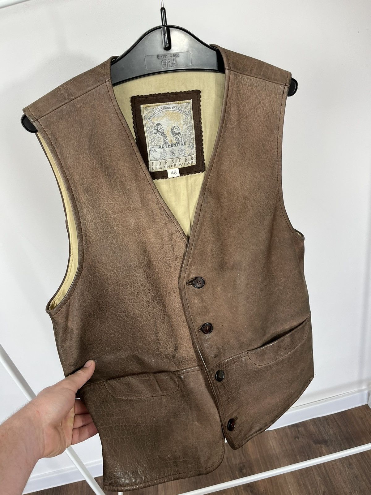 Leather Vintage Distressed Leather Vest Brown Biker Western 48 Size US M / EU 48-50 / 2 - 5 Thumbnail
