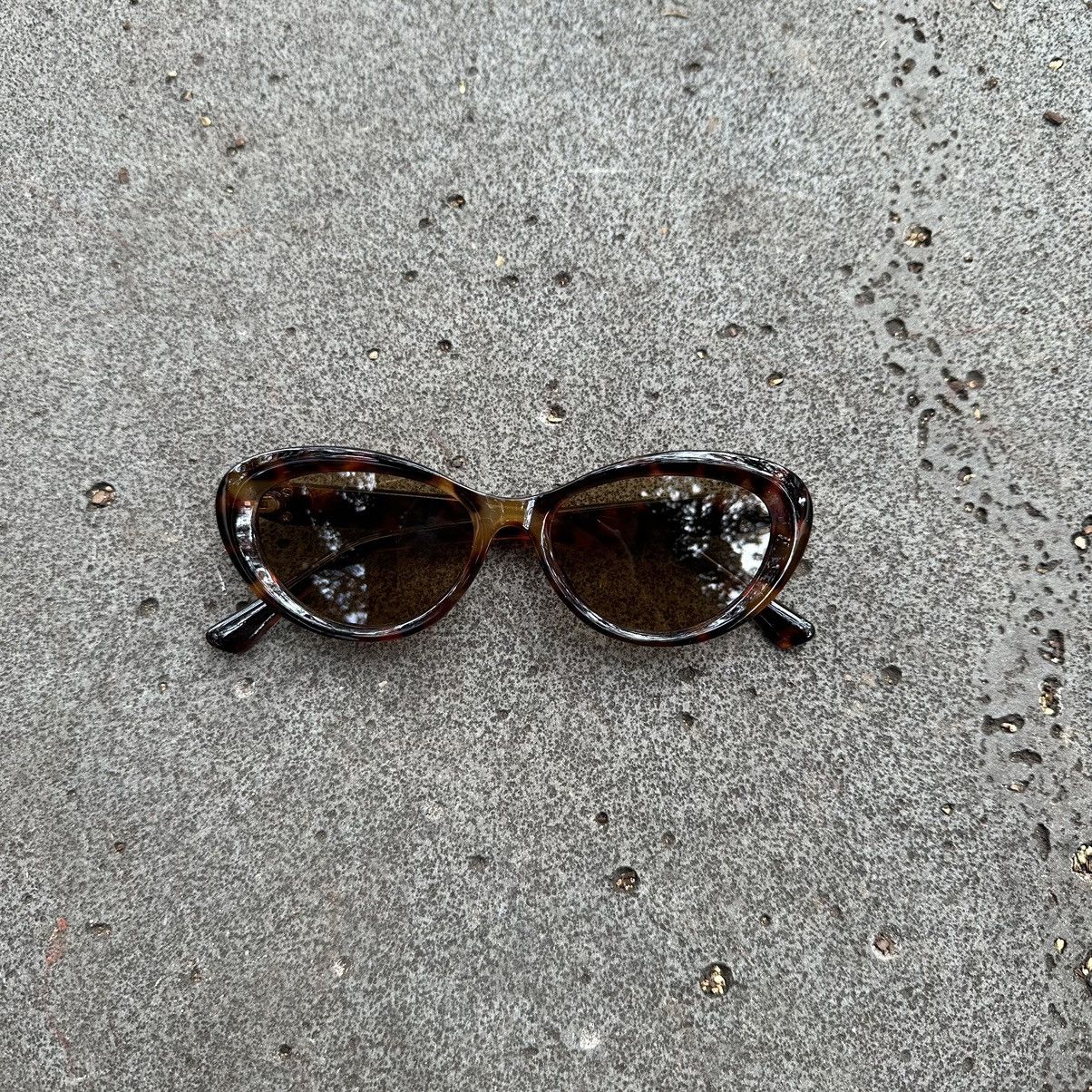 Other SUNGLASSES BRAND NEW CLASSIC RETRO VINTAGE QZ77139-01 Size ONE SIZE - 1 Thumbnail