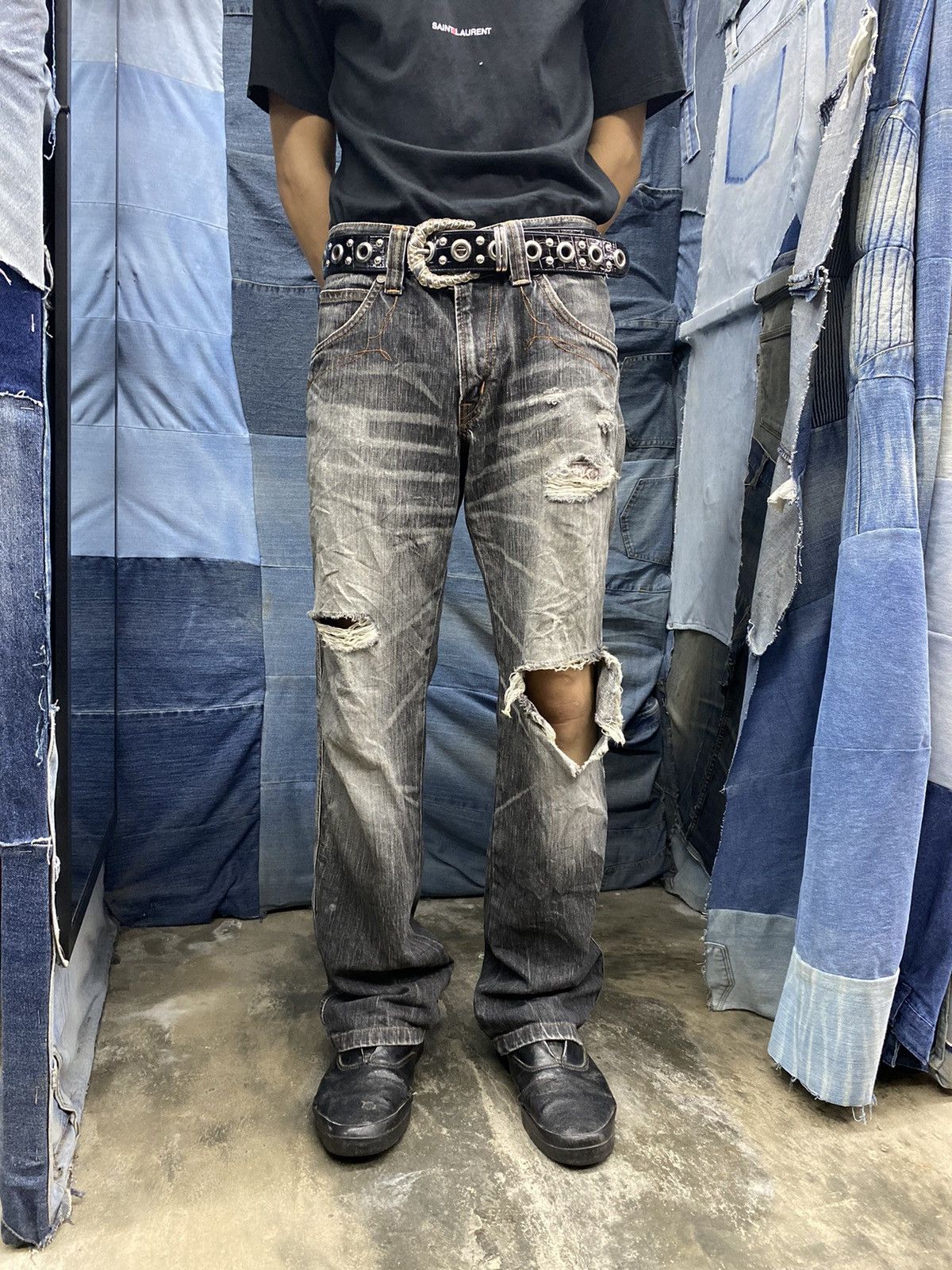 Edwin vintage edwin 503 flared distressed blue trip Size US 29 - 14 Thumbnail