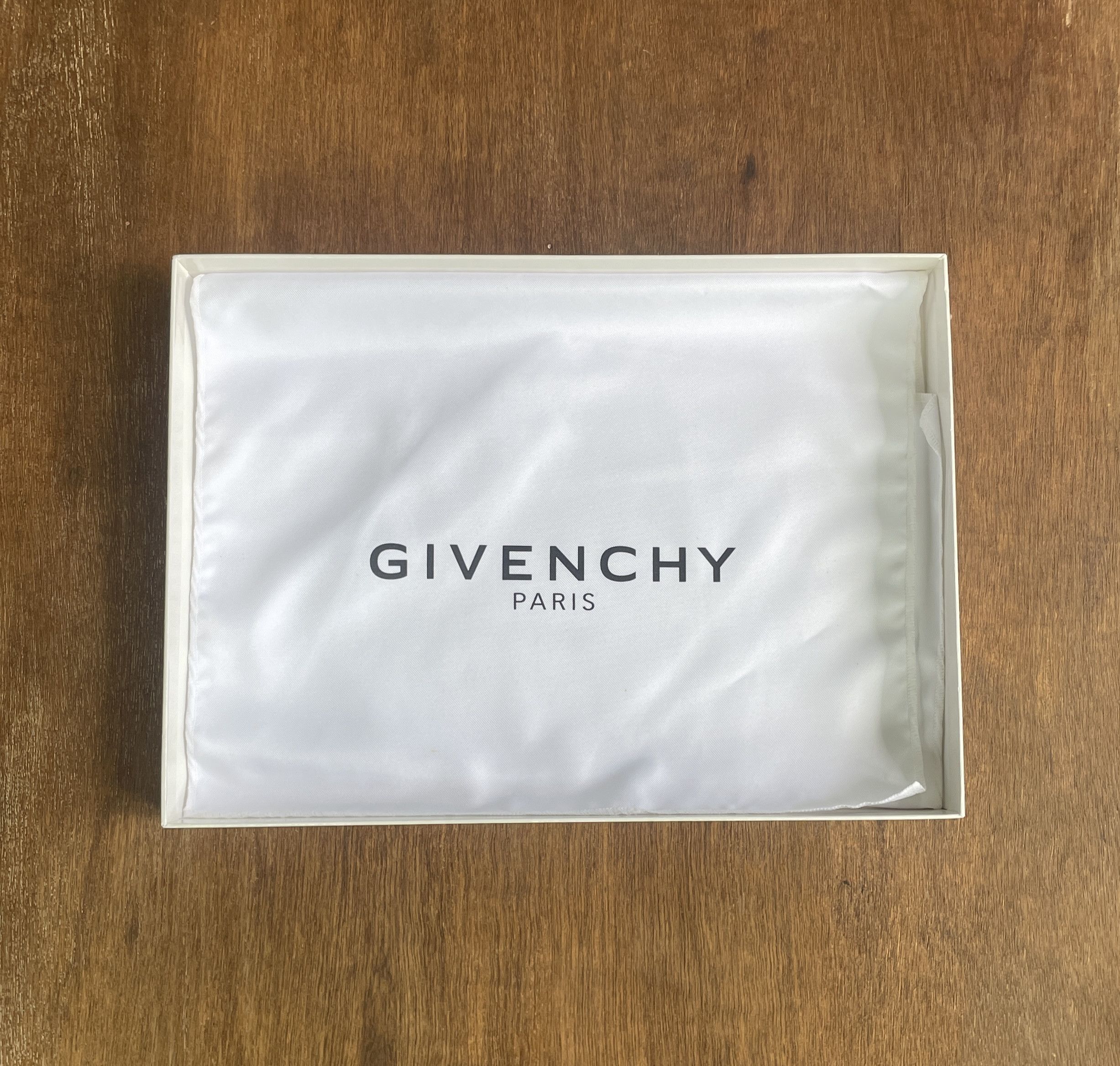 Givenchy GIVENCHY Flamingo Pouch Bag Size ONE SIZE - 8 Thumbnail