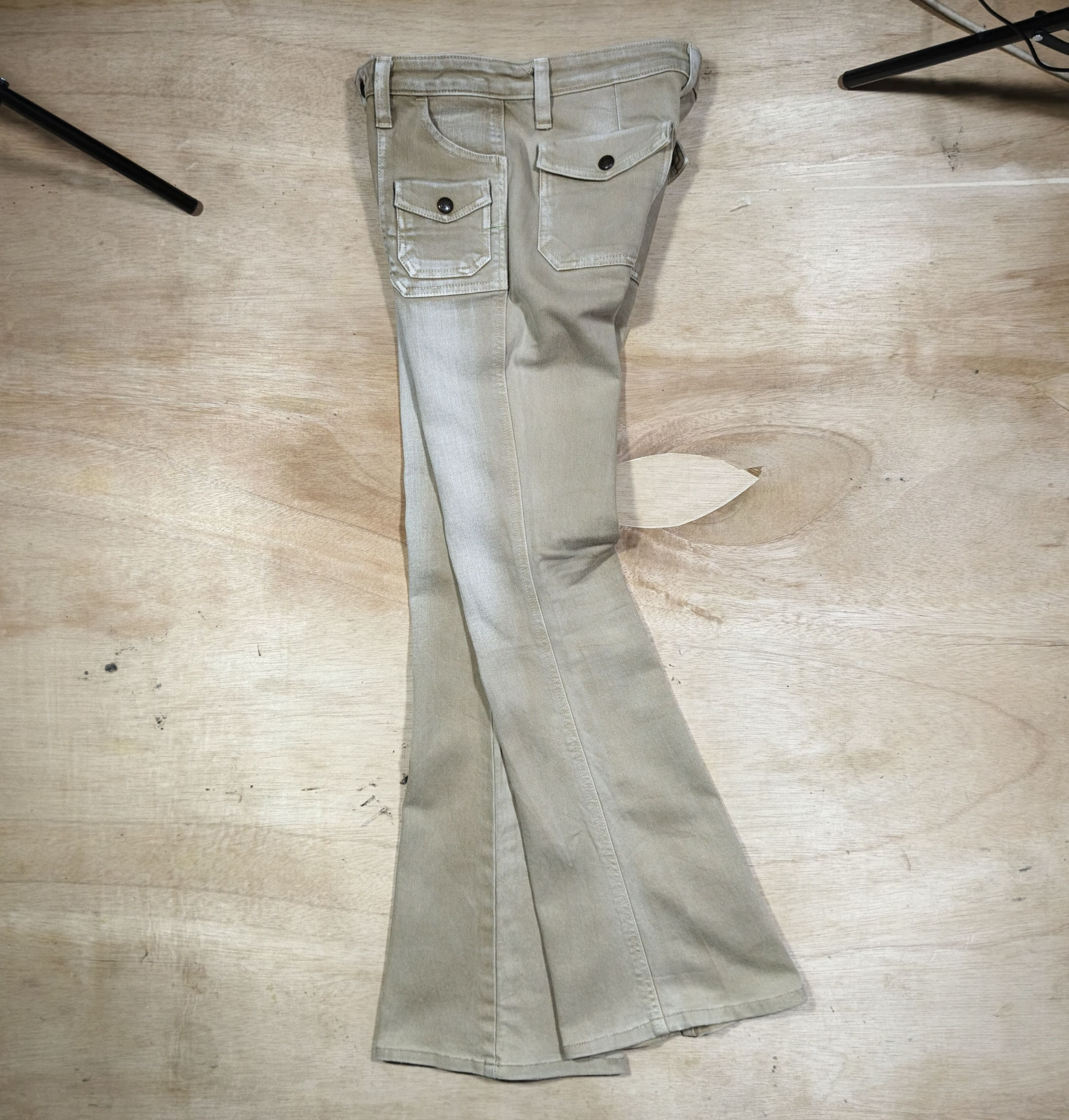 Japanese Brand NUVE Khaki Washed Flare Leg Multi Pocket Size 28" / US 6 / IT 42 - 7 Thumbnail
