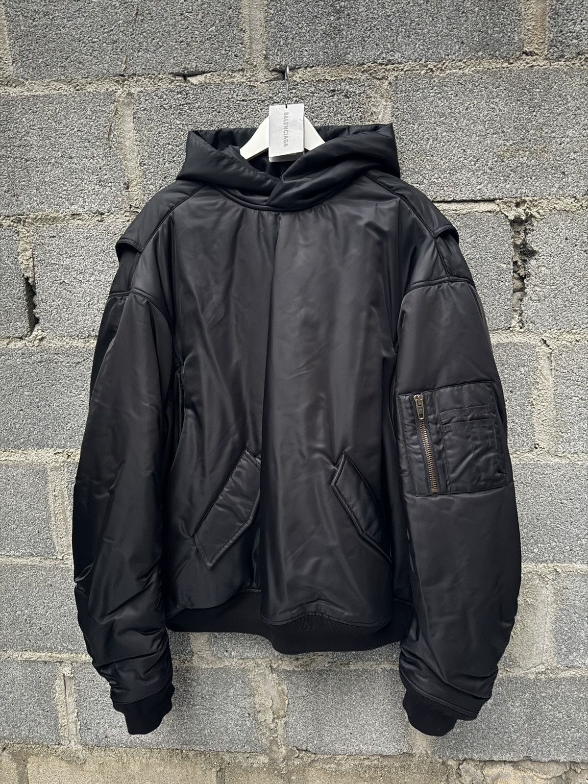 Balenciaga FW23 Balenciaga Sporty B Pullover Bomber | Grailed