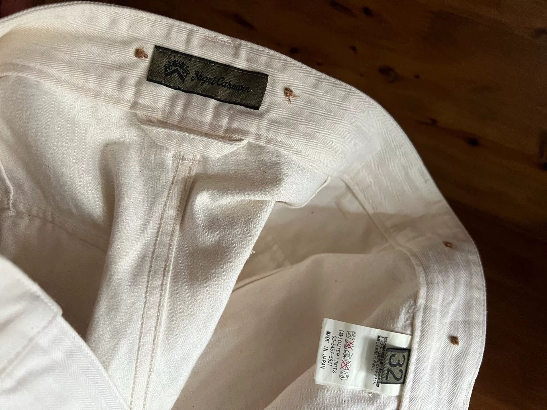 Nigel Cabourn Nigel Cabourn White Herringbone Cargo Shorts Size US 32 / EU 48 - 8 Thumbnail