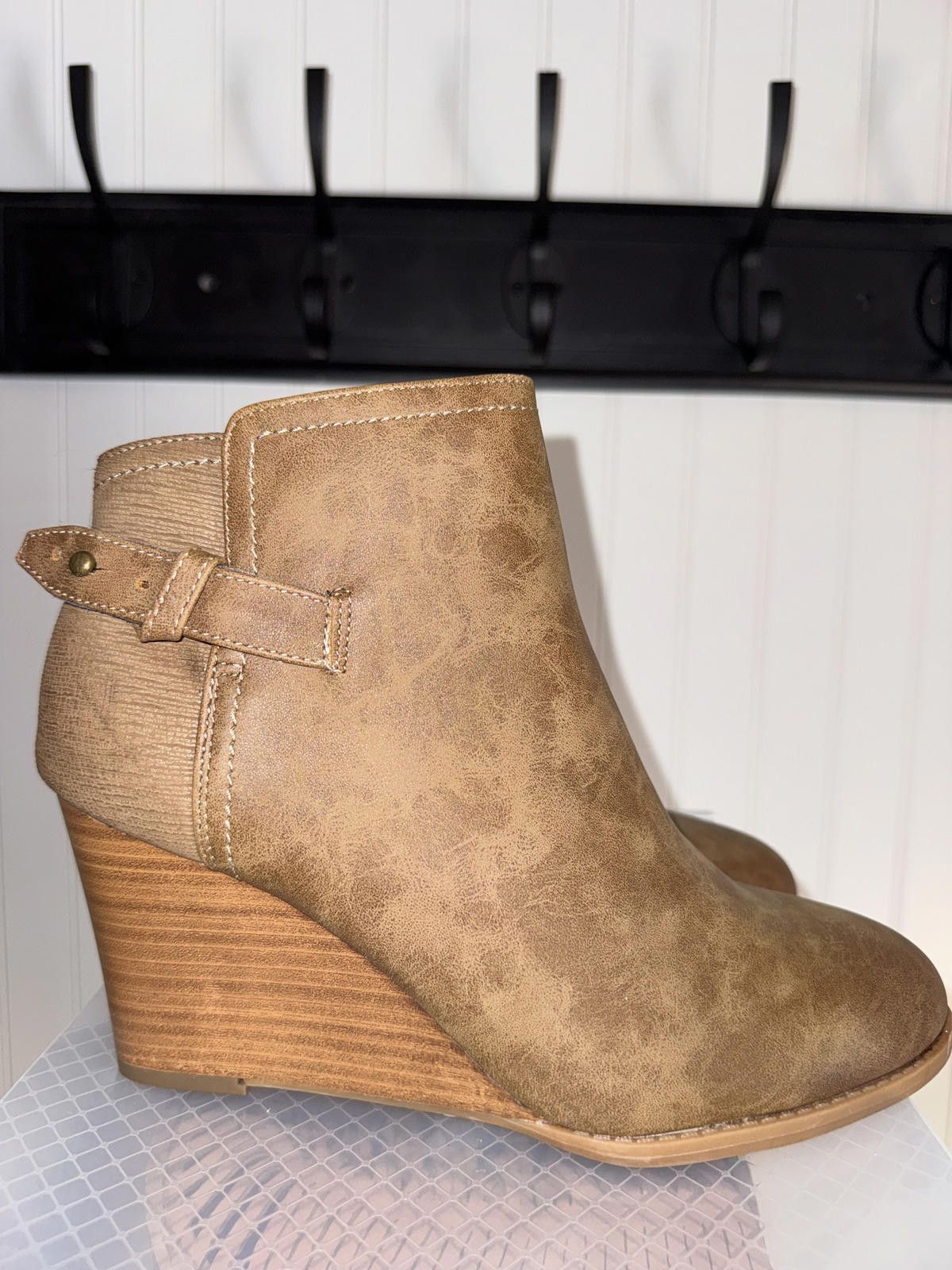 Other Hokus Pokus Tan Faux Leather Wedge Ankle Boots Size US 8 / IT 38 - 2 Thumbnail