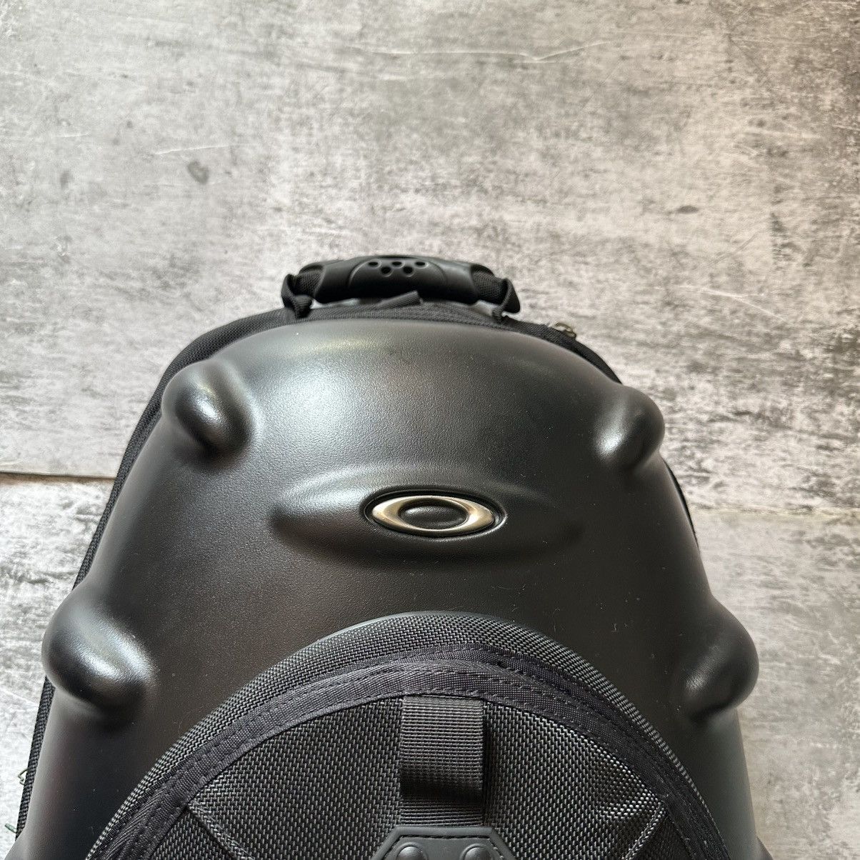 Oakley Vintage Oakley Hardshell Rare Collectors Item Backpack Size ONE SIZE - 2 Thumbnail