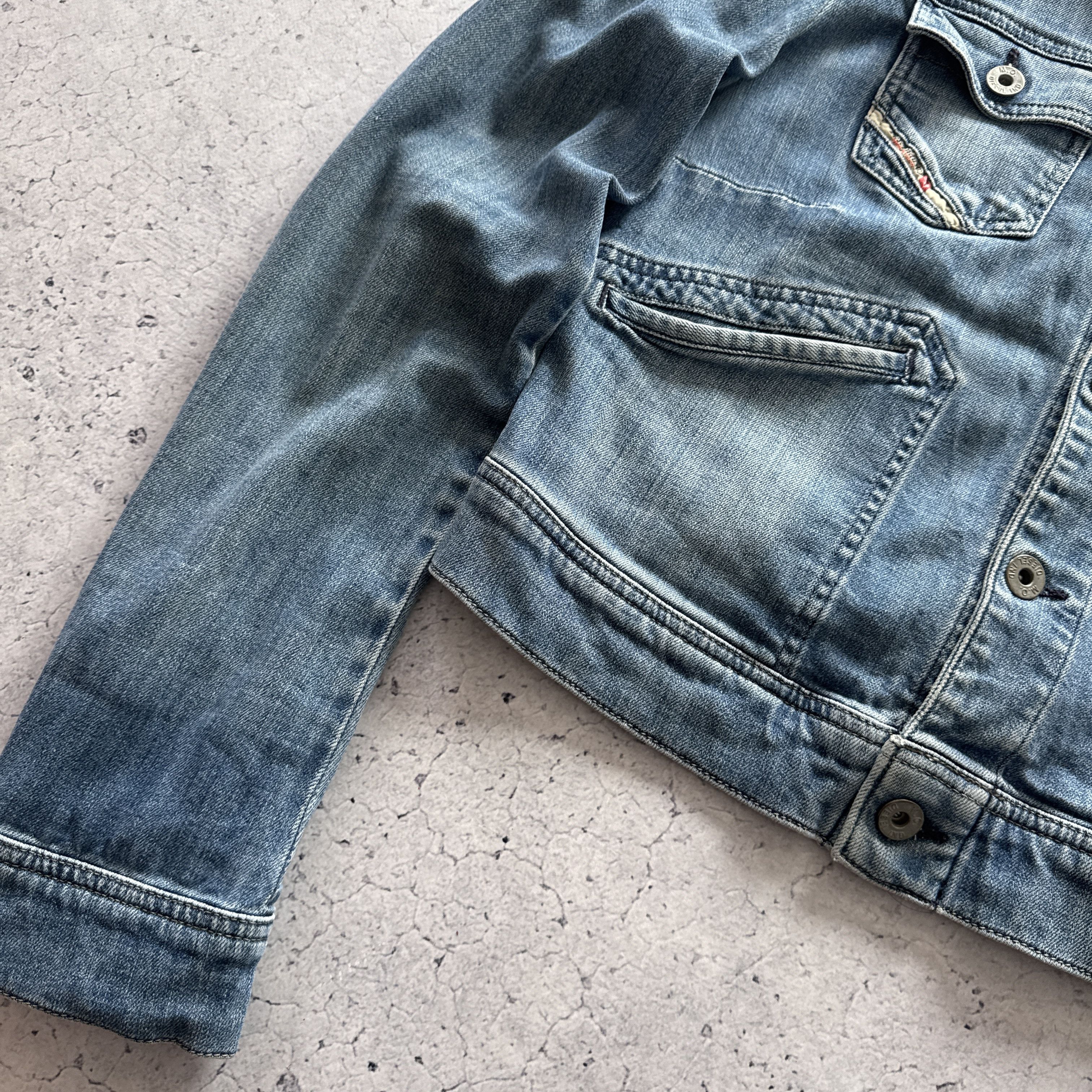 Diesel Diesel Denim Jacket Button Up Vintage Cropped Y2K Size L Size M / US 6-8 / IT 42-44 - 5 Thumbnail