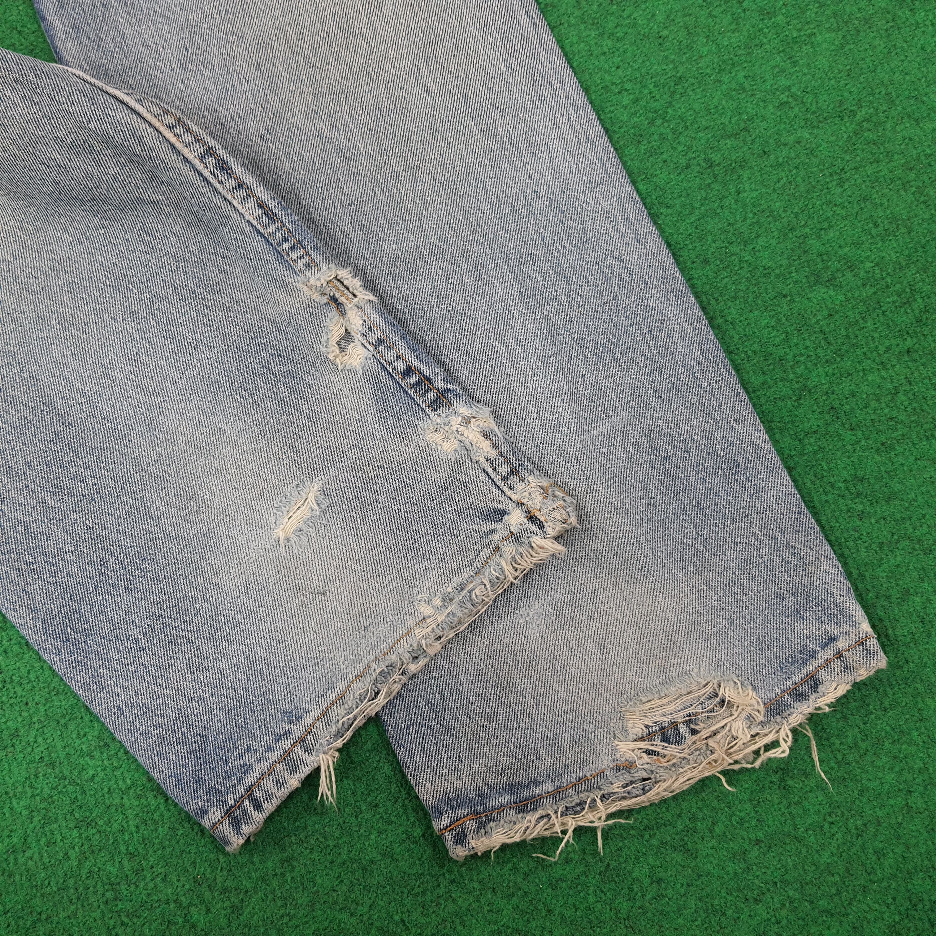 Levi's Vintage Levi's 505 Authentic Red Tab Destressed Jean C228N19 Size US 32 / EU 48 - 7 Thumbnail