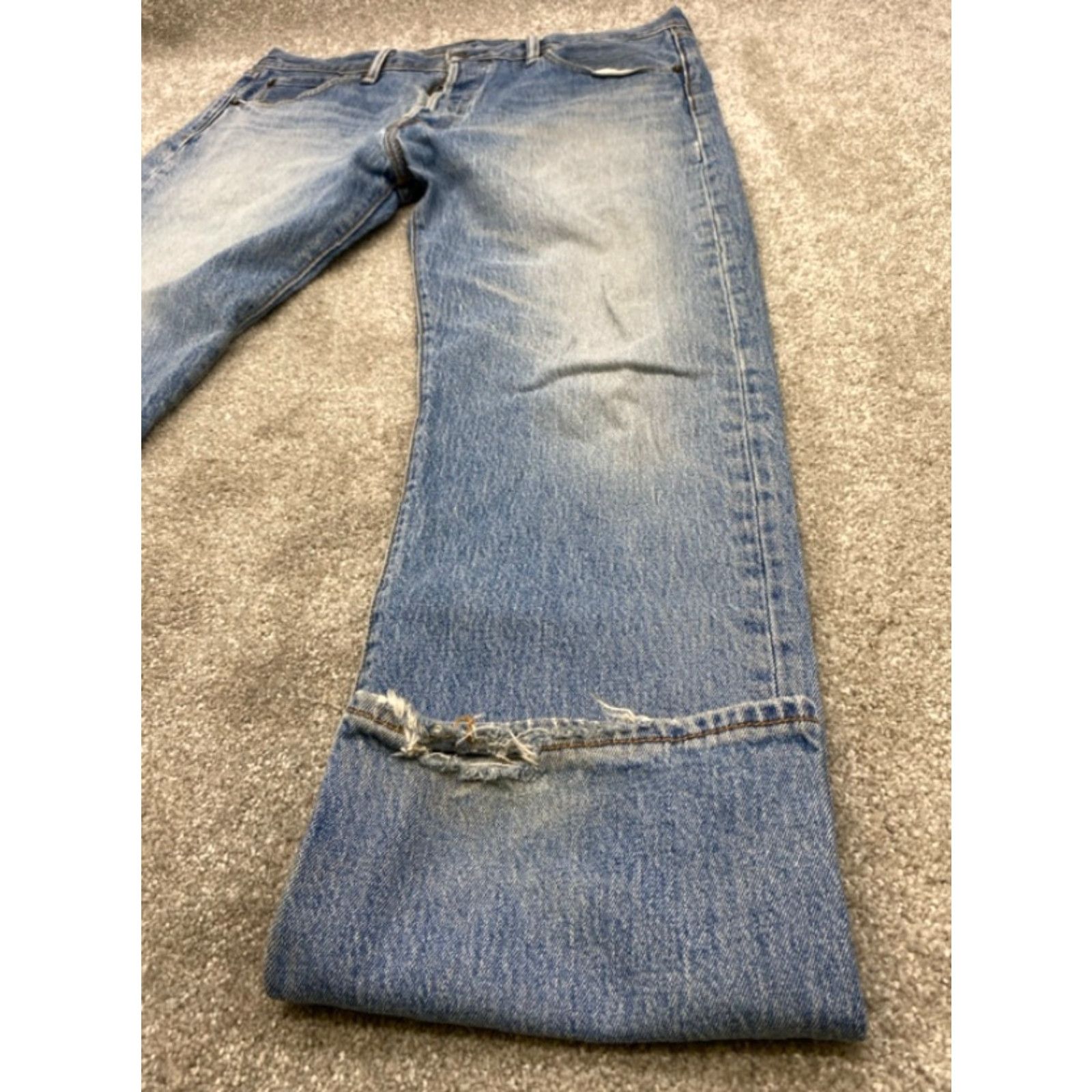Levi's Levi's 501 Jeans Men 34x30 Blue Denim Button Fly Straight Levi'S 501 Series Regular 5-Pocket Denim Cotton Jeans Mens Size US 34 / EU 50 - 3 Thumbnail