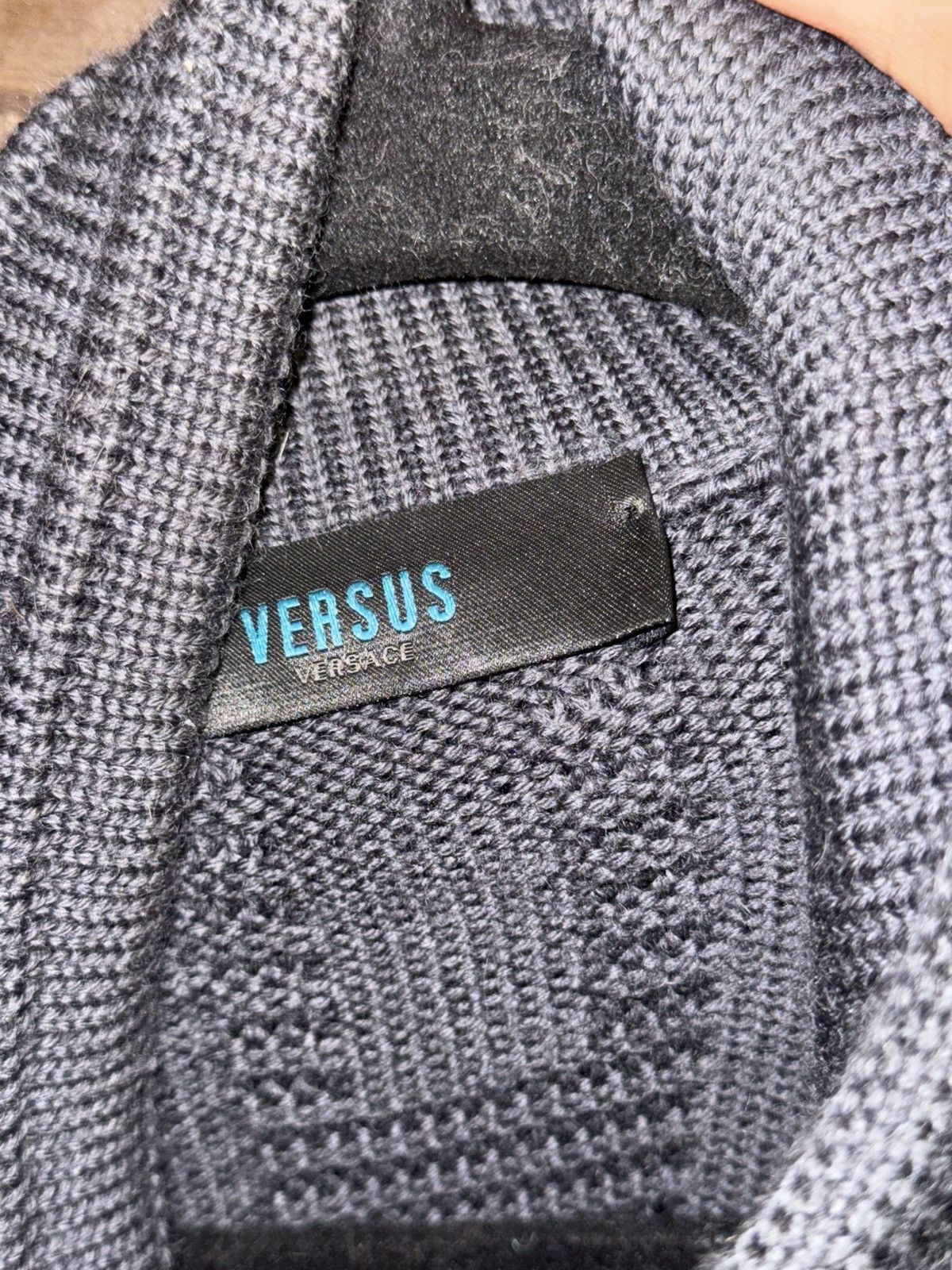 Versace versus versace vintage grey merinos wool sweater L Size US L / EU 52-54 / 3 - 2 Thumbnail
