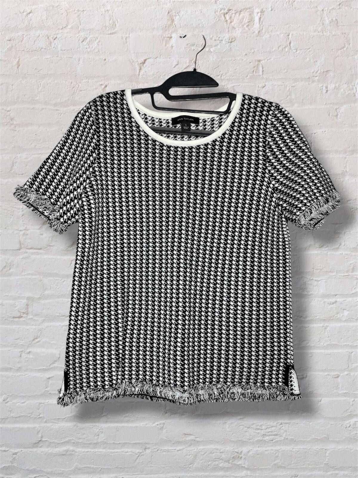 Ann Taylor Ann Taylor Houndstooth Fringe Sweater Top preppy chic S Size S / US 4 / IT 40 - 1 Thumbnail