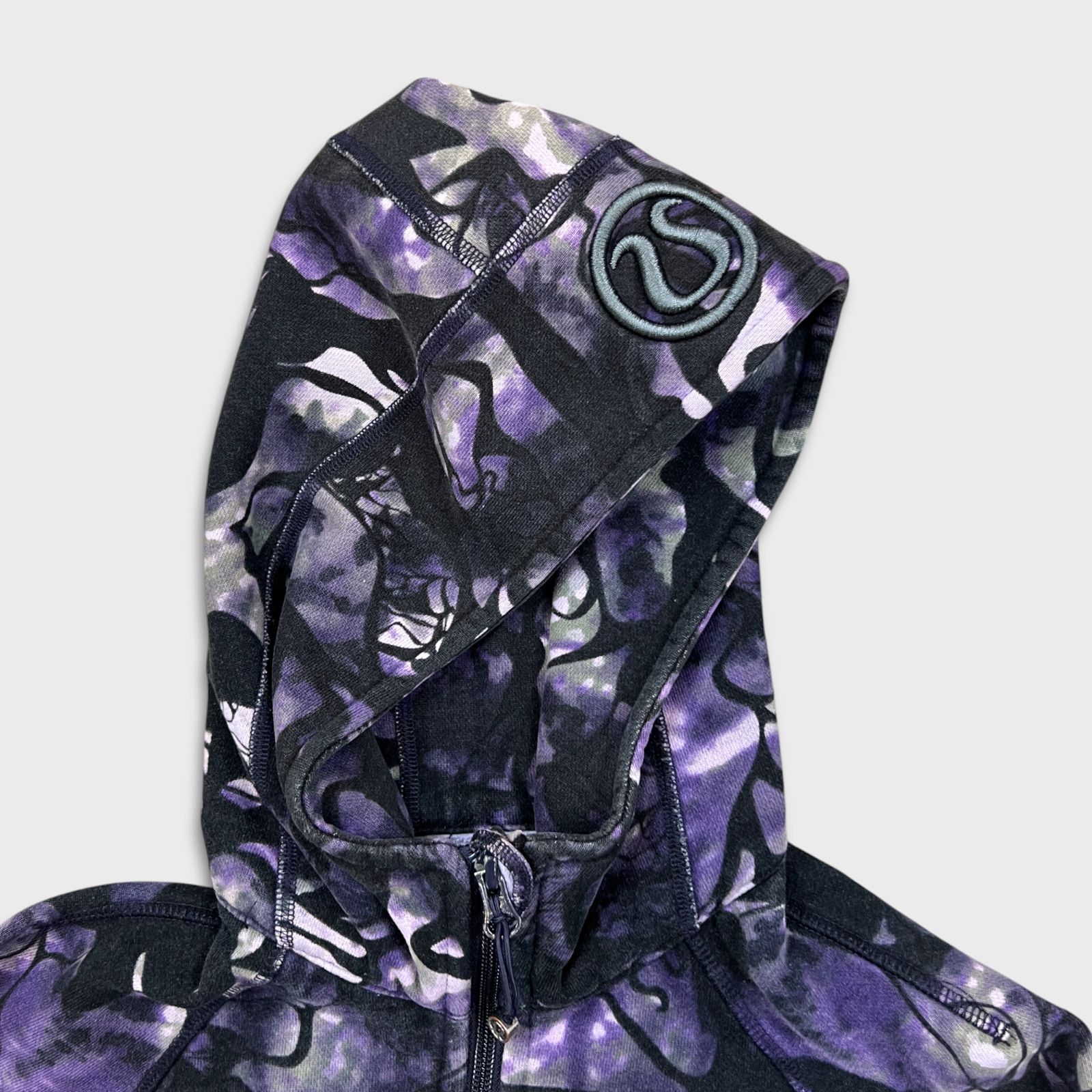 Lululemon Lululemon Scuba Hoodie sz 4 AOP Zip Sports Hooded Sweatshirt Size S / US 4 / IT 40 - 2 Thumbnail