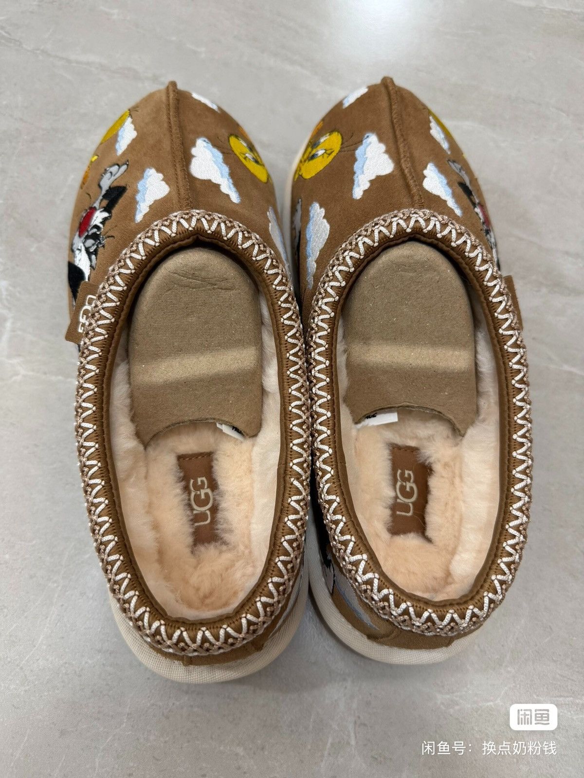 Palace × Ugg PALACE x Looney Tunes x UGG Ultra Mini sandals shoes Size US 8.5 / EU 41-42 - 2 Thumbnail