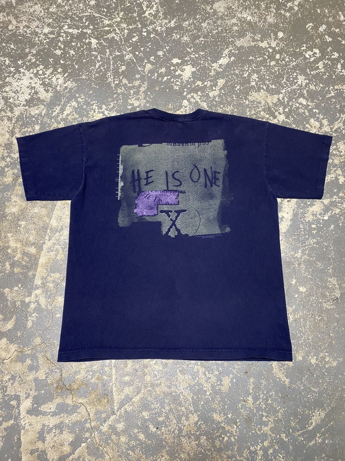 Vintage Vintage X-Files He Is One Stanley Desantis Tshirt Size US L / EU 52-54 / 3 - 1 Thumbnail