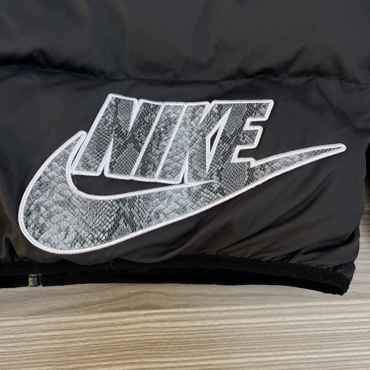 Nike × Supreme Nike x Supreme Reversible Puffer Jacket. Size US M / EU 48-50 / 2 - 9 Thumbnail