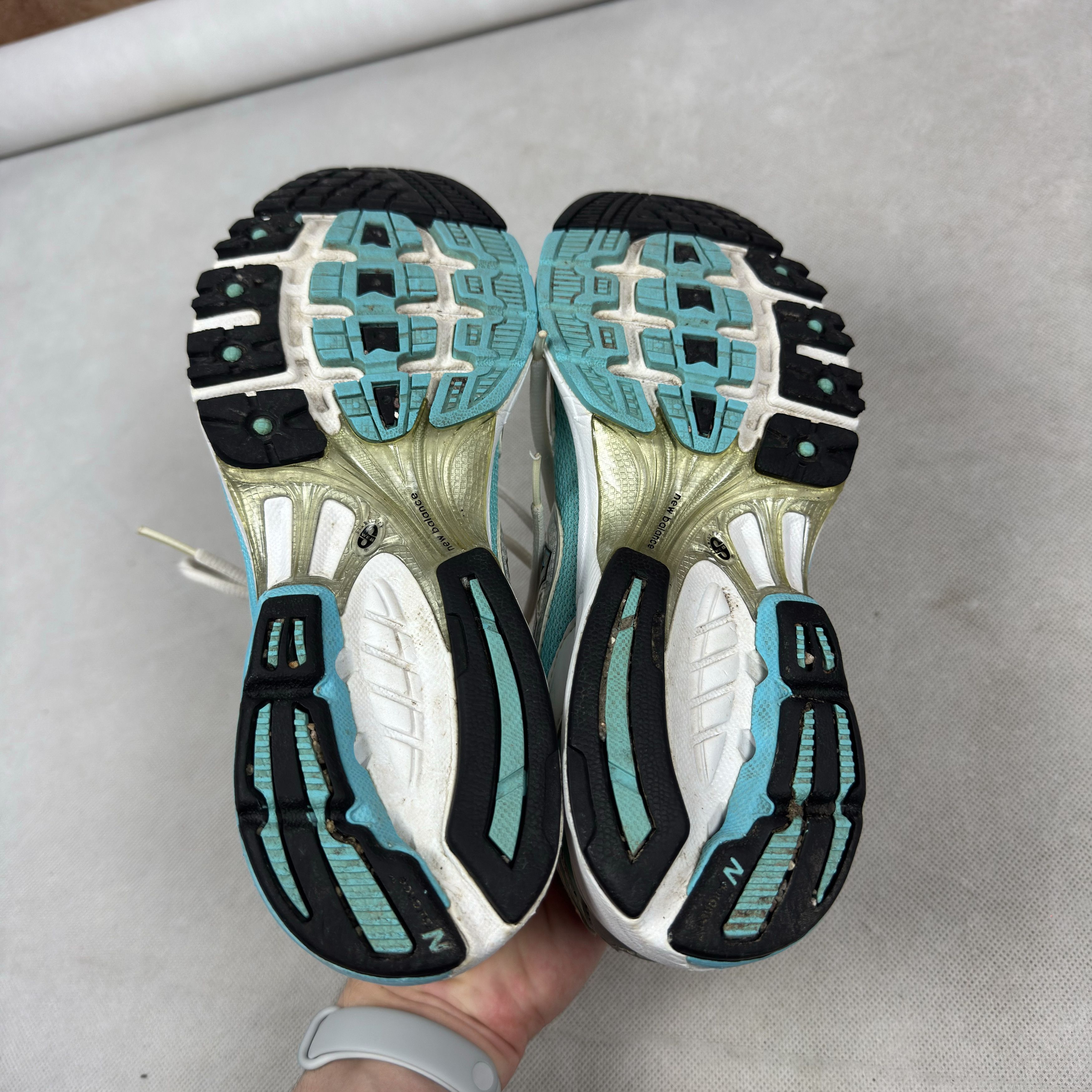 New Balance New Balance WR730WB Women Athletic Running Sneaker Shoes 8.5 Size US 8.5 / IT 38.5 - 10 Thumbnail