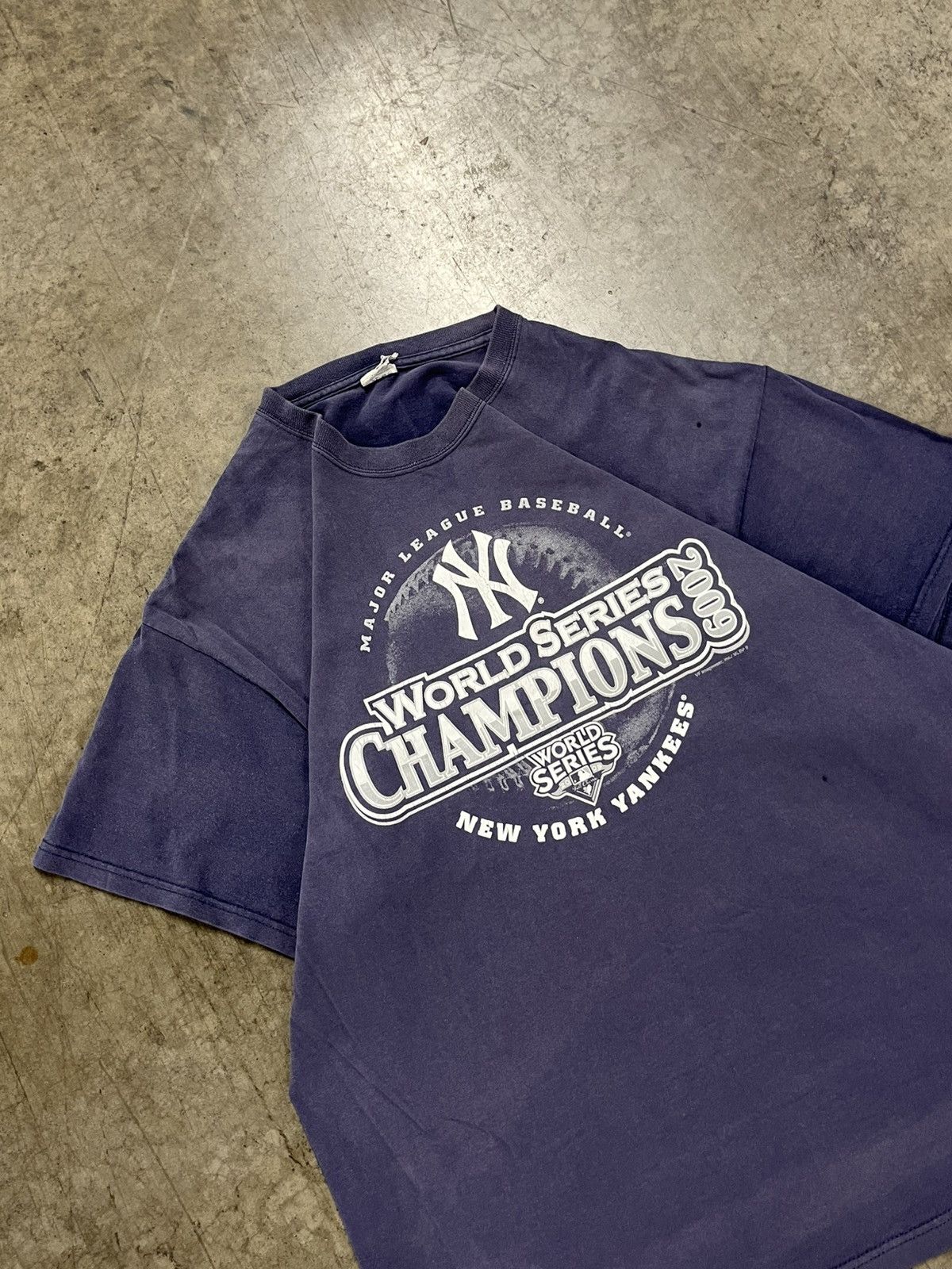 Vintage NY Yankees vintage faded tee shirt boxy streetwear hype Size US XL / EU 56 / 4 - 3 Thumbnail
