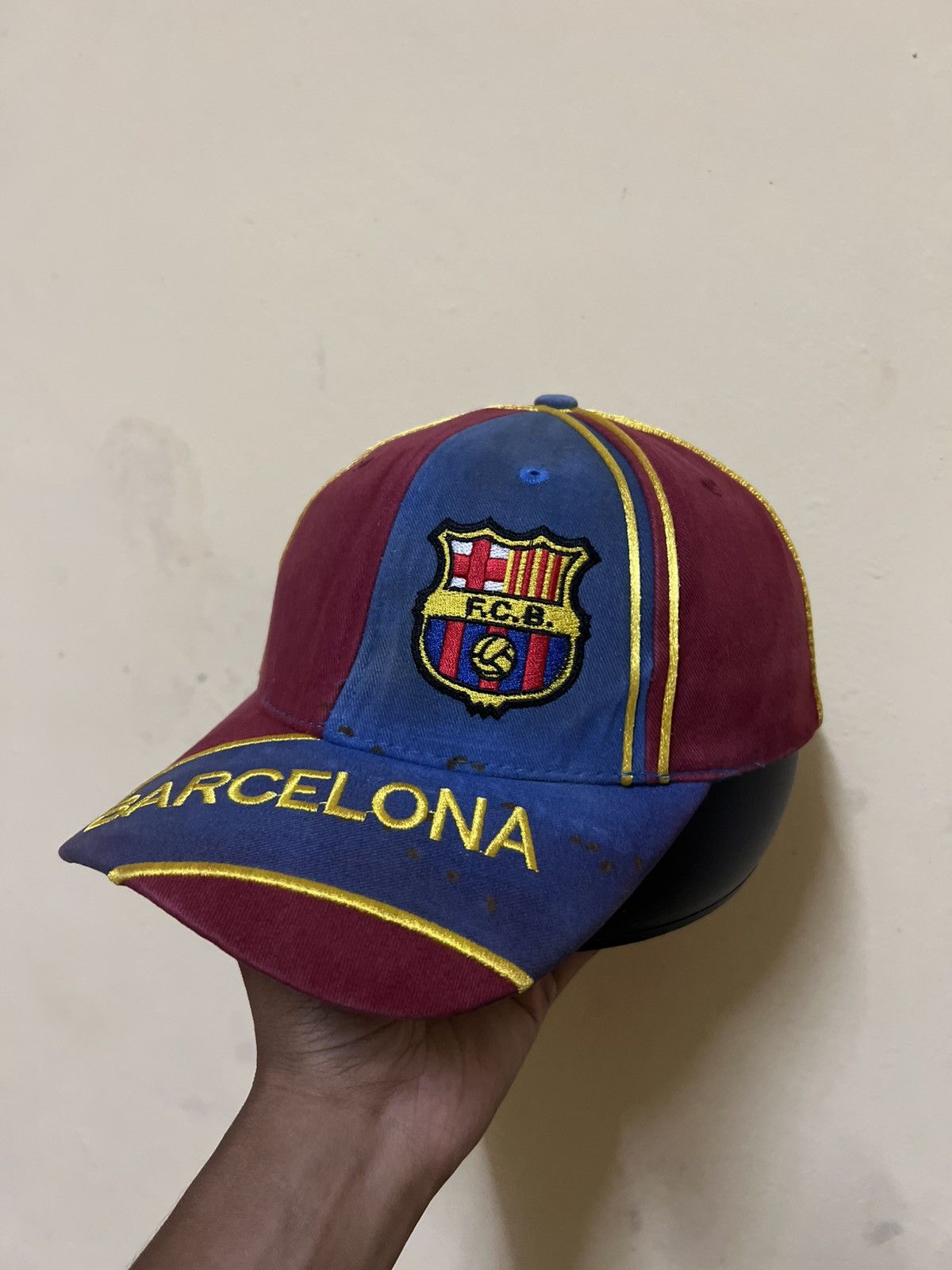 Vintage Vintage FC Barcelona Hat Size ONE SIZE - 2 Thumbnail