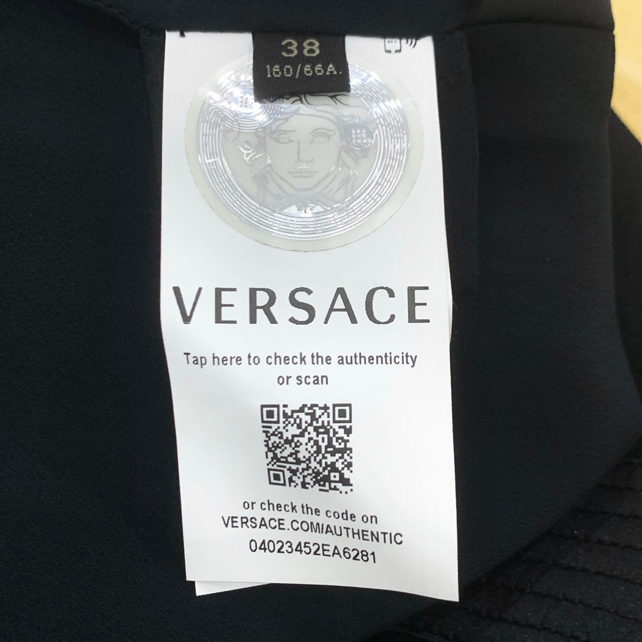 Versace [Versace] Buckle Detail Black Bodycon Mini Skirt 38 Size 38" / US 16 / IT 52 - 2 Thumbnail