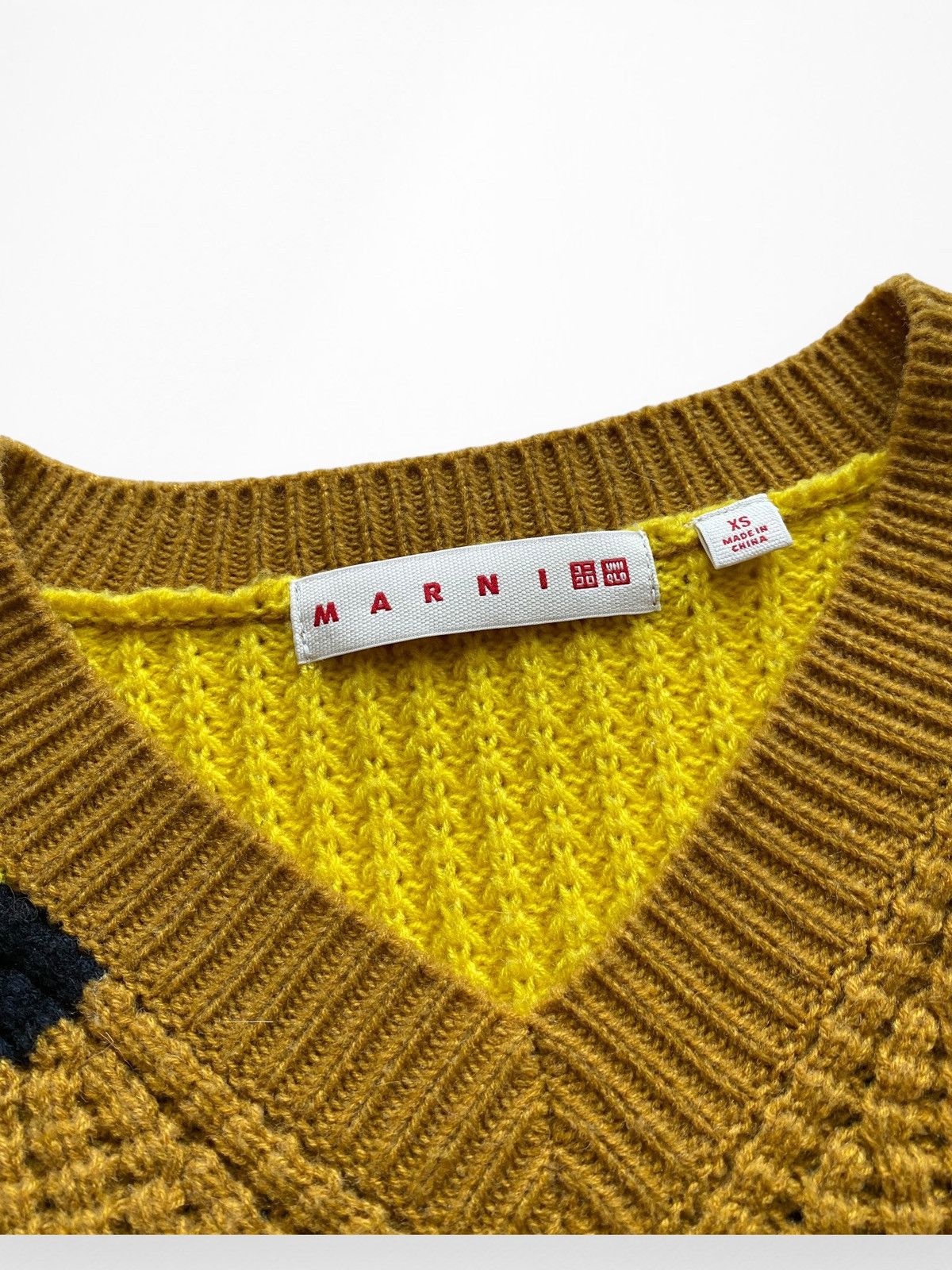 Marni Marni x Uniqlo v neck Knit sweater Size XS / US 0-2 / IT 36-38 - 4 Thumbnail