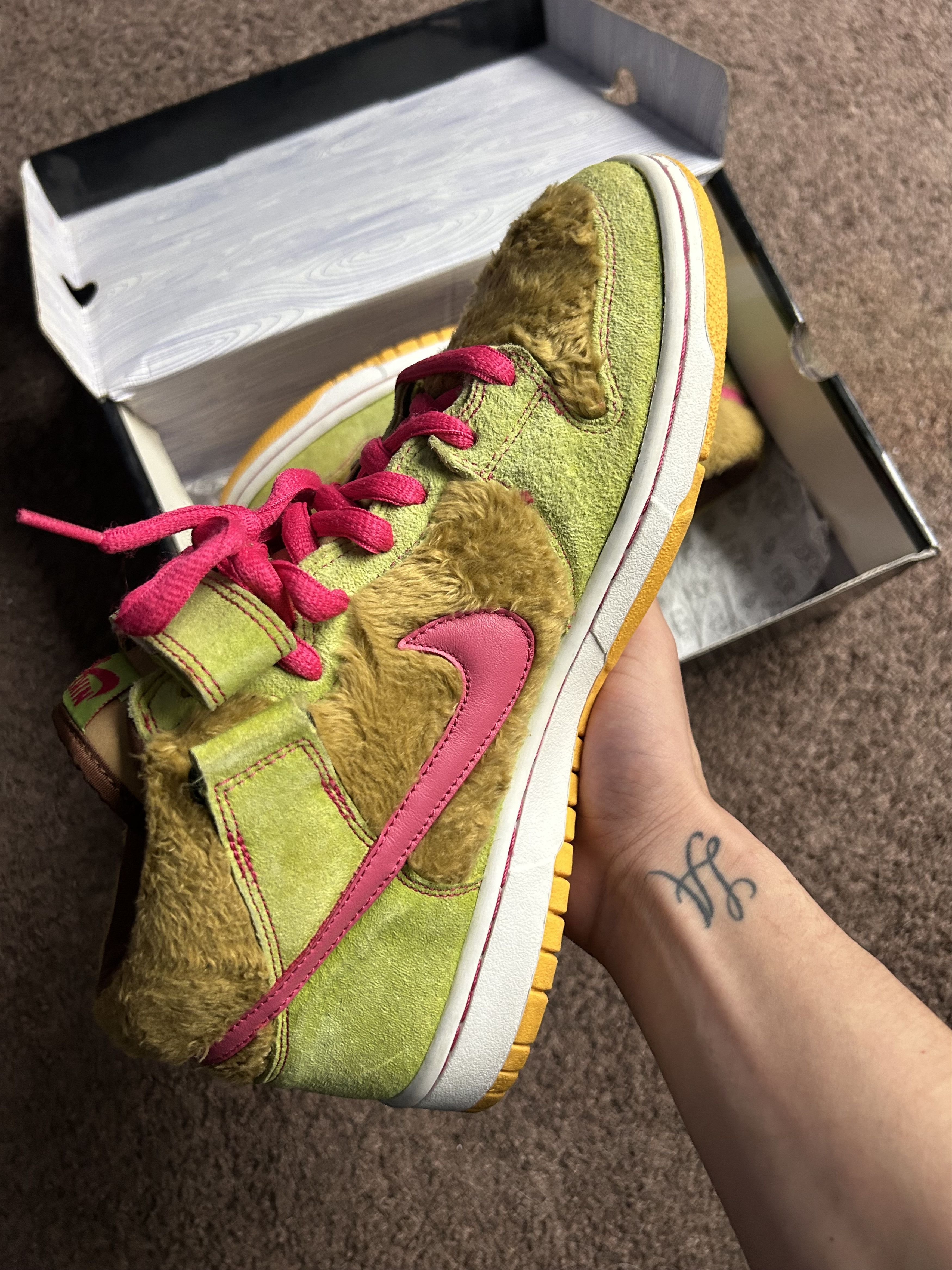Nike SB Size 9.5 — Nike Dunk Mid Premium SB 'Mama Bear' Size US 9.5 / EU 42-43 - 5 Thumbnail