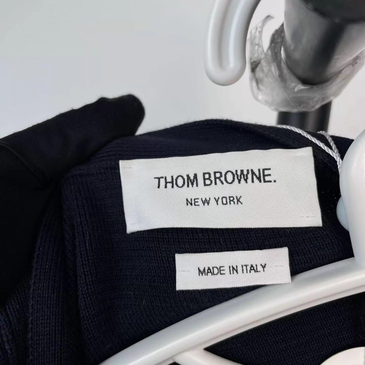 Thom Browne TB Navy V-Neck Wool Cardigan Red/White Sleeve Stripes 170 Size US S / EU 44-46 / 1 - 5 Thumbnail