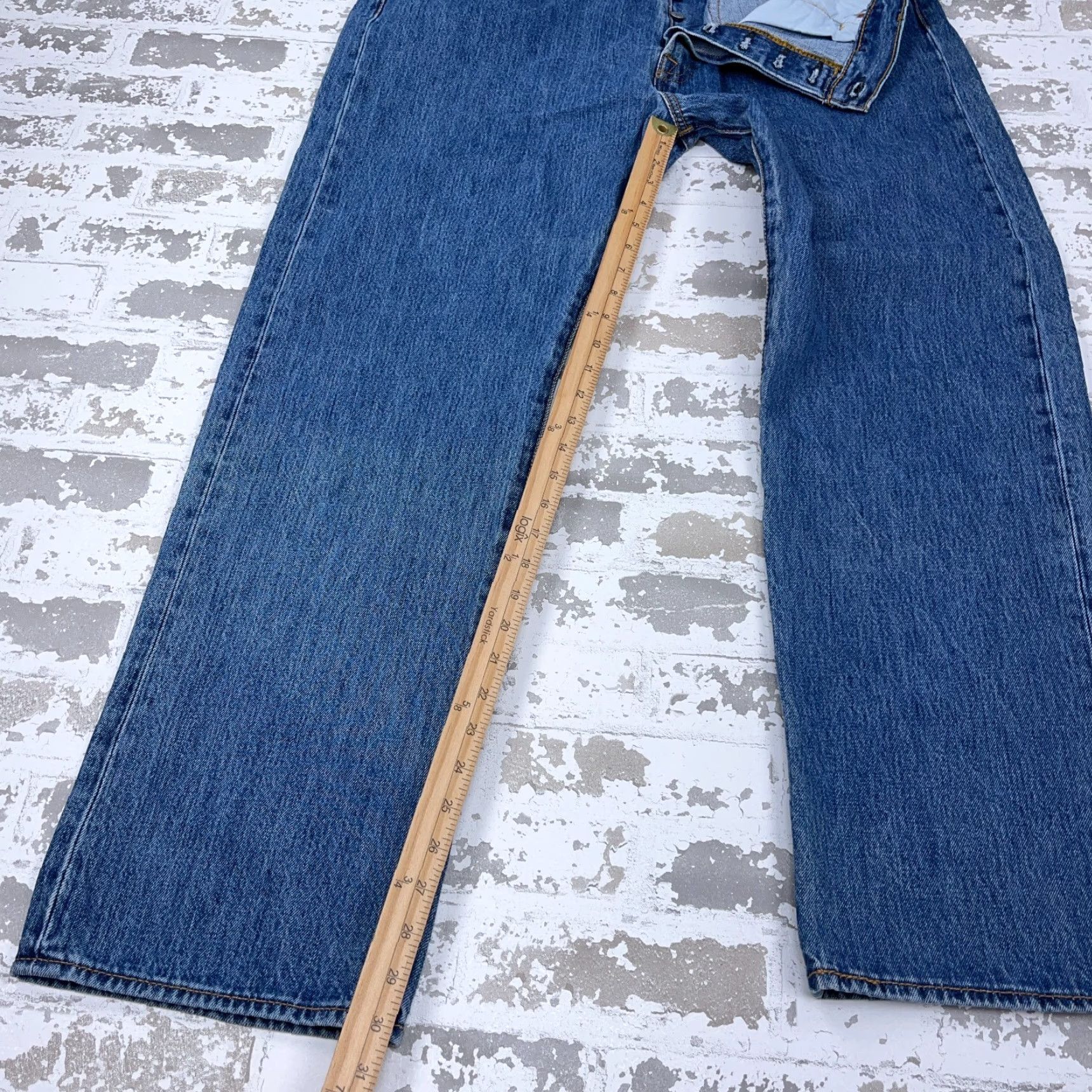 Levi's Levi's 501 Jeans Men 40x32 Straight Regular Medium Wash Blue Button Fly Size US 40 / EU 56 - 7 Thumbnail