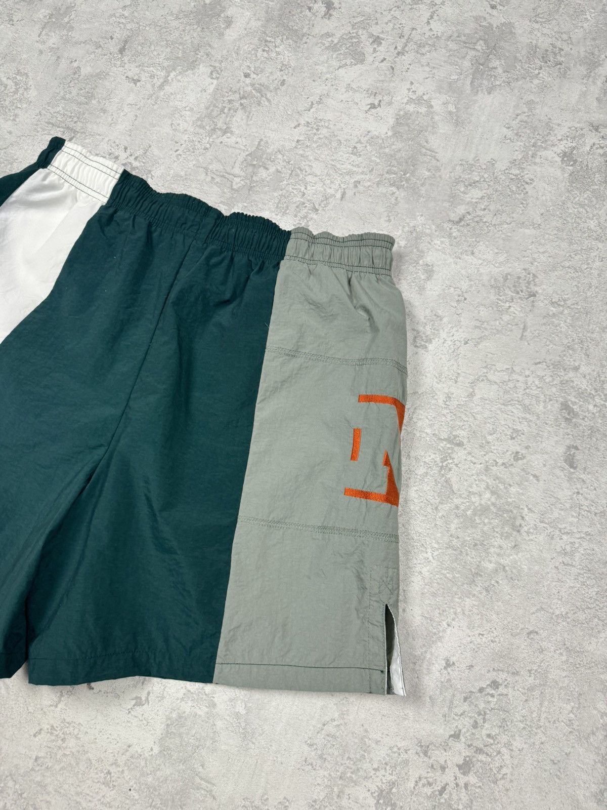 Nike Vintage Nike Y2K Shorts Size M Size US 31 - 7 Thumbnail