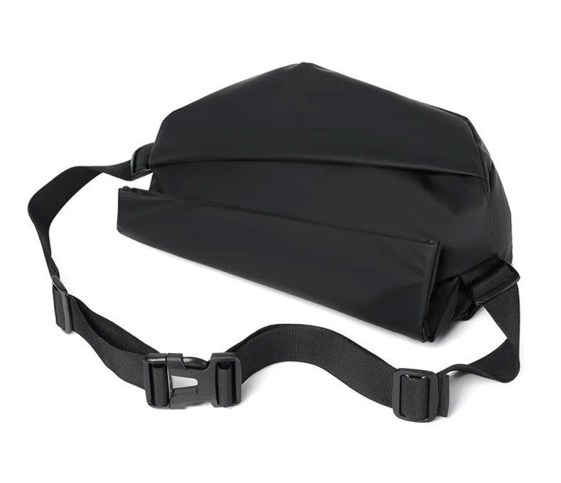 Japanese Brand × Vintage Crossbody Waterproof Chest Shoulder Bag streetwear Size ONE SIZE - 5 Thumbnail