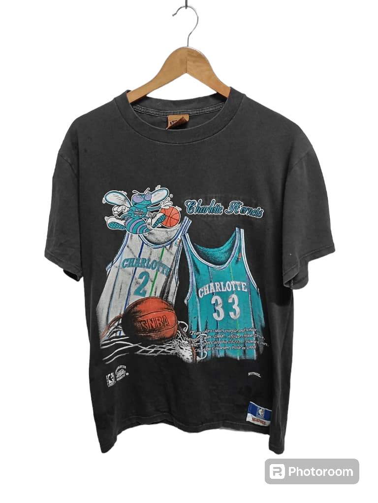 Vintage Charlotte Hornets T shirt