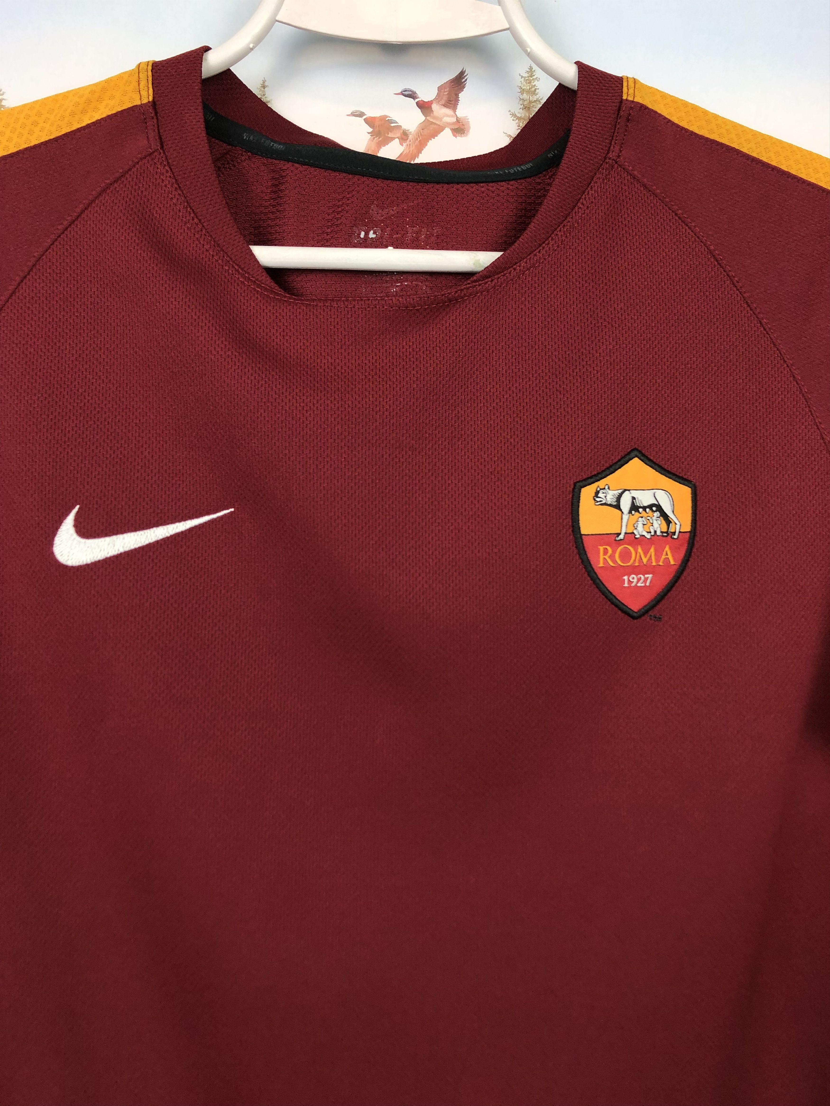 Nike Roma football shirt Soccer Jersey Nike Camiseta Size Boys Size US XXS / EU 40 - 3 Thumbnail