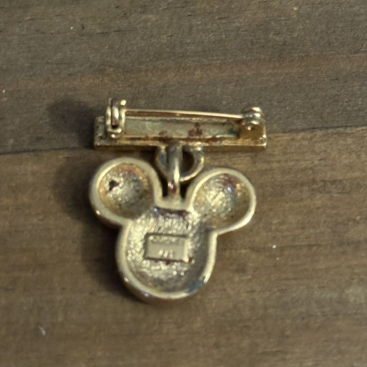 Disney Vintage Disney AAI gold tone Mickey Mouse ears brooch Size ONE SIZE - 5 Thumbnail