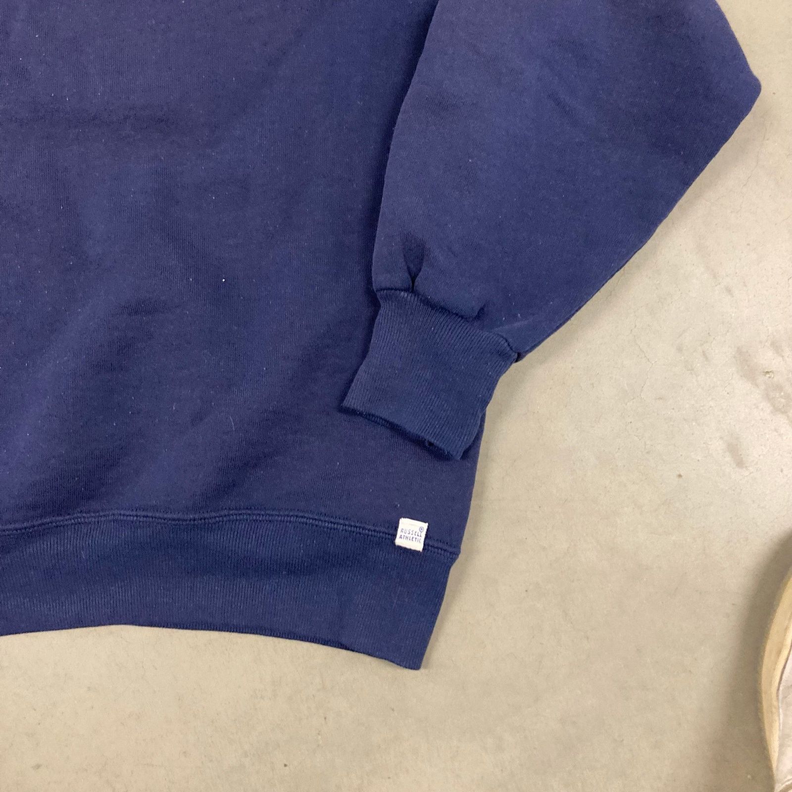 Russell Athletic × Vintage vintage y2k thrashed Russell athletic sweatshirt Size US L / EU 52-54 / 3 - 3 Thumbnail
