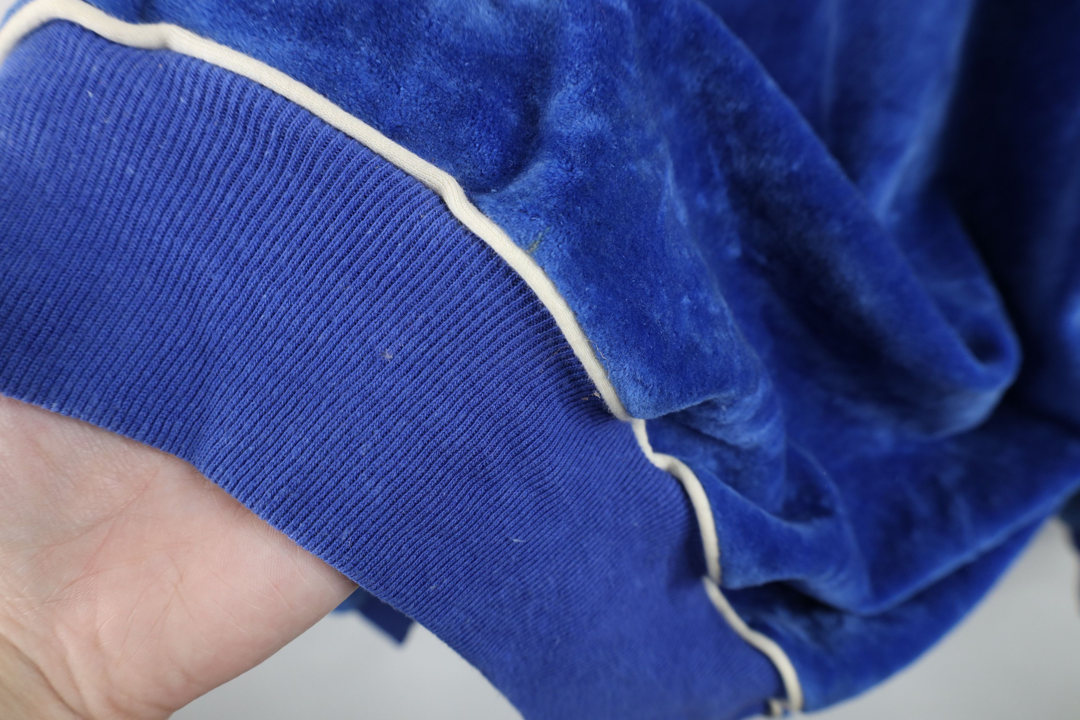 Vintage Vintage 70s Streetwear Velvet Velour Sweatshirt Blue USA Size US XL / EU 56 / 4 - 6 Thumbnail