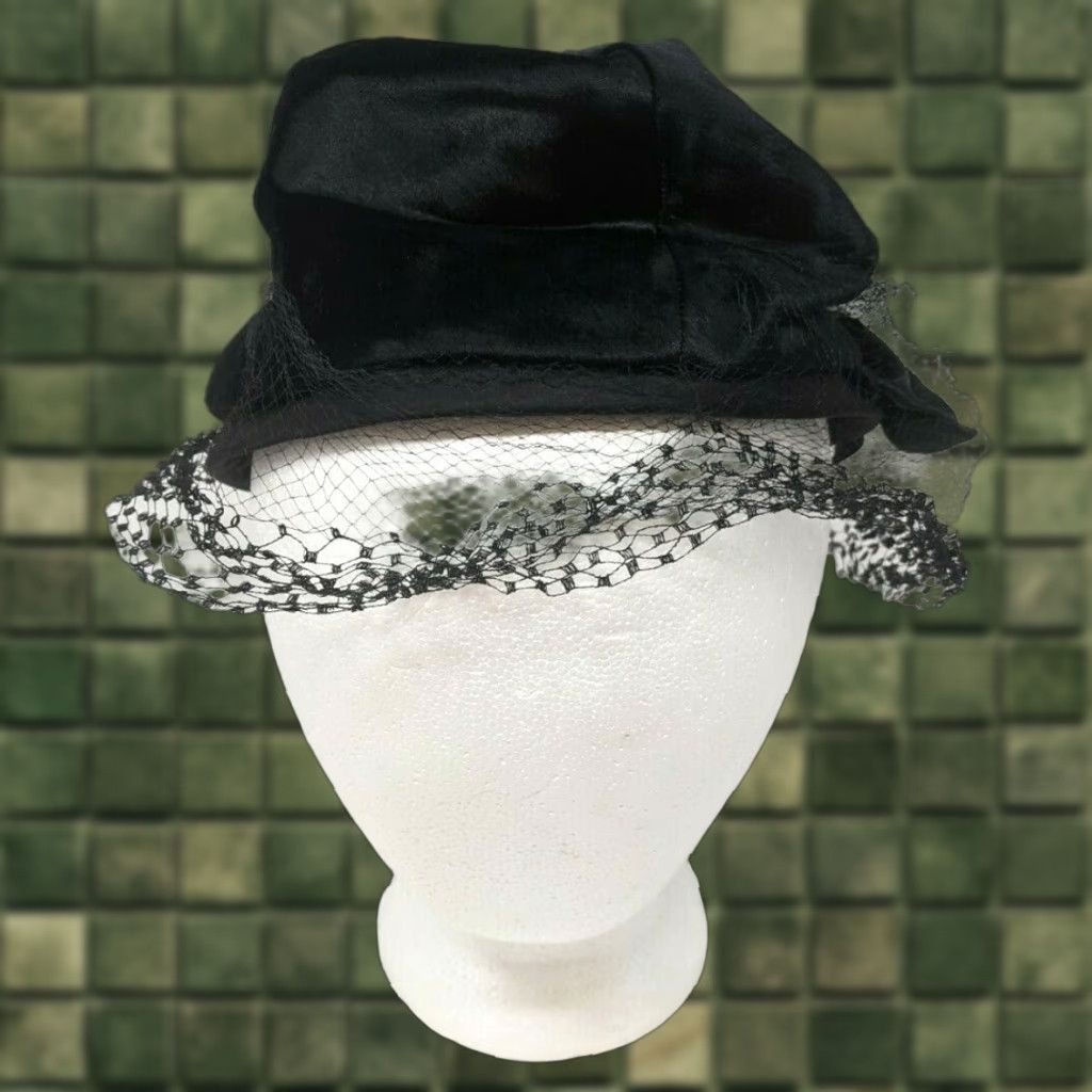 Vintage VTG G Howard Hodge Black Velvet Satin Veil Rhinestone Bow Women Cloche Hat Size ONE SIZE - 1 Thumbnail