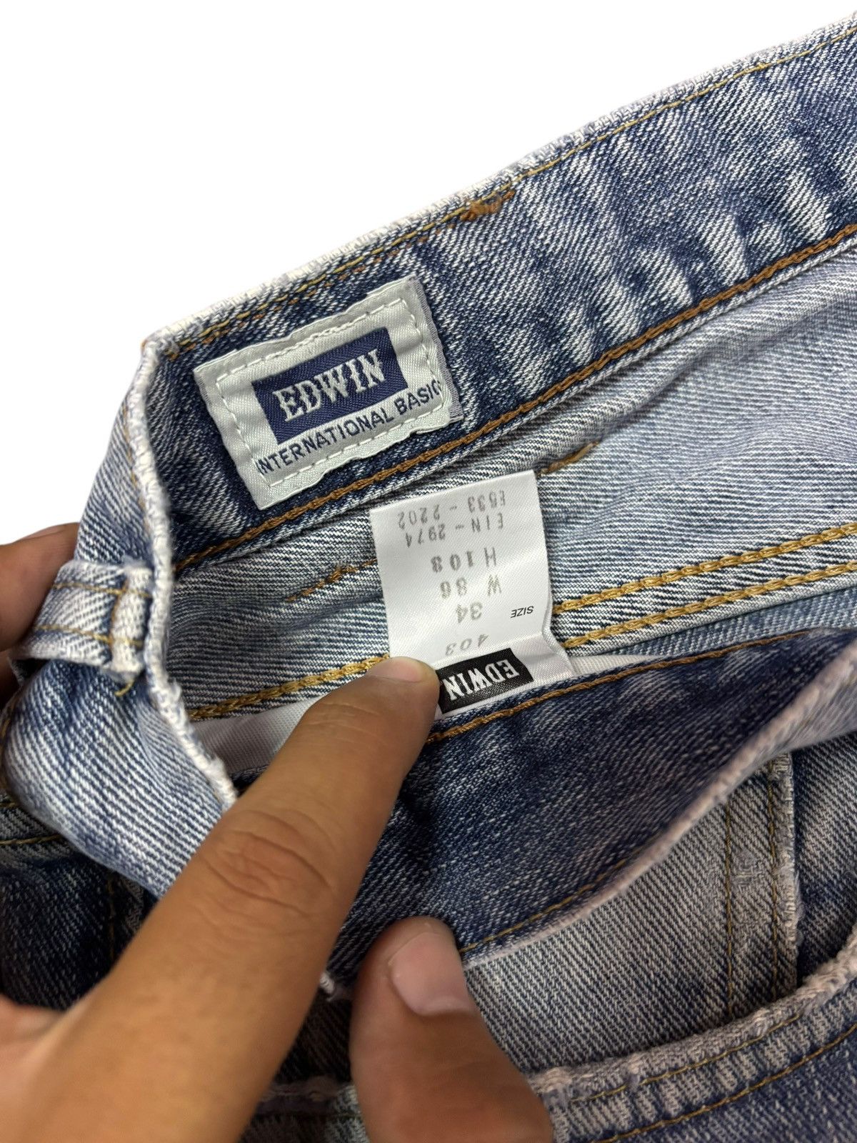 Edwin Vtg Edwin Japan 403 Distressed Jeans Size US 33 - 9 Thumbnail