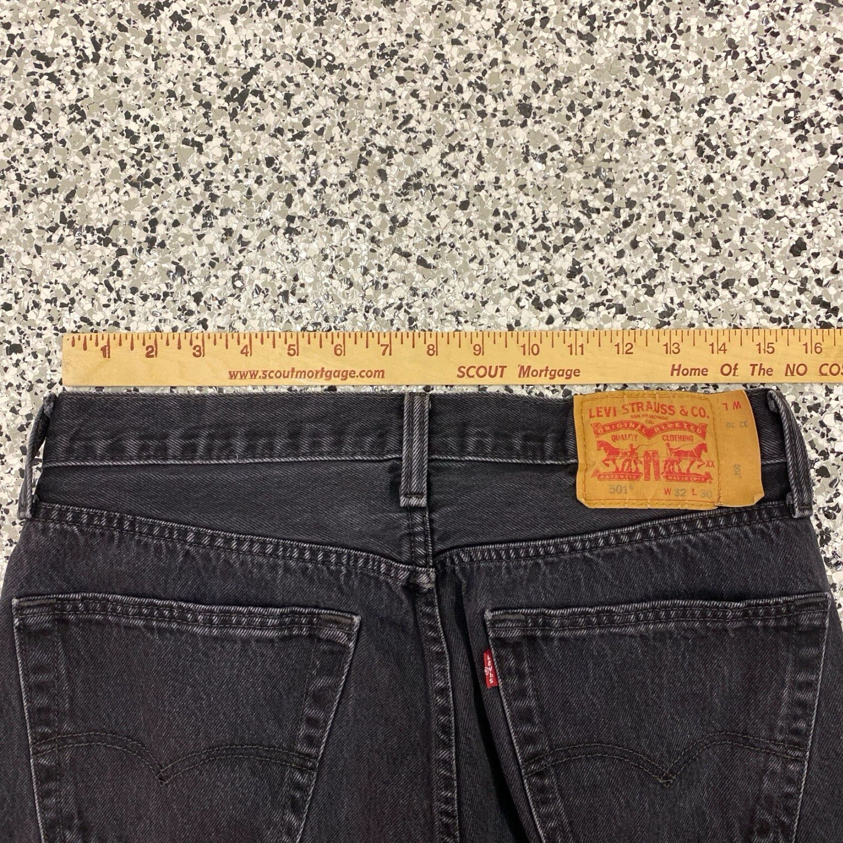 Levi's Levi's Jeans 501 Straight Button Fly Denim Black 30x30 Mens Regular Mid Rise 5-Pocket American Cowboy Modern Vintage No Size US 30 / EU 46 - 4 Thumbnail