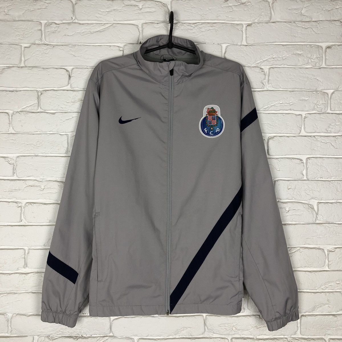 Nike Nike FC Porto vintage soccer track jacket Size US L / EU 52-54 / 3 - 1 Thumbnail