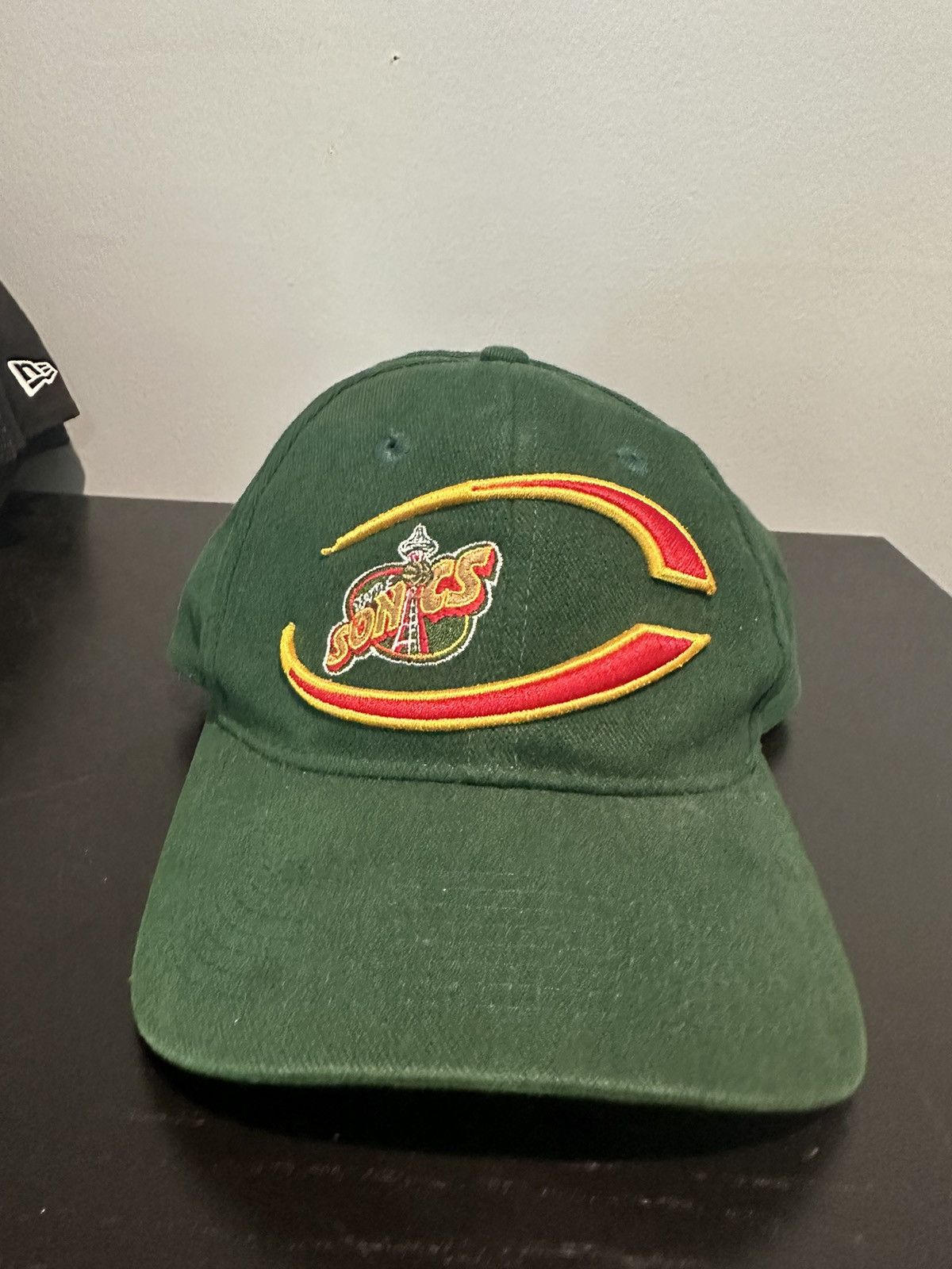 NBA × Vintage Vintage Seattle SuperSonics Corduroy Hat Size ONE SIZE - 1 Thumbnail
