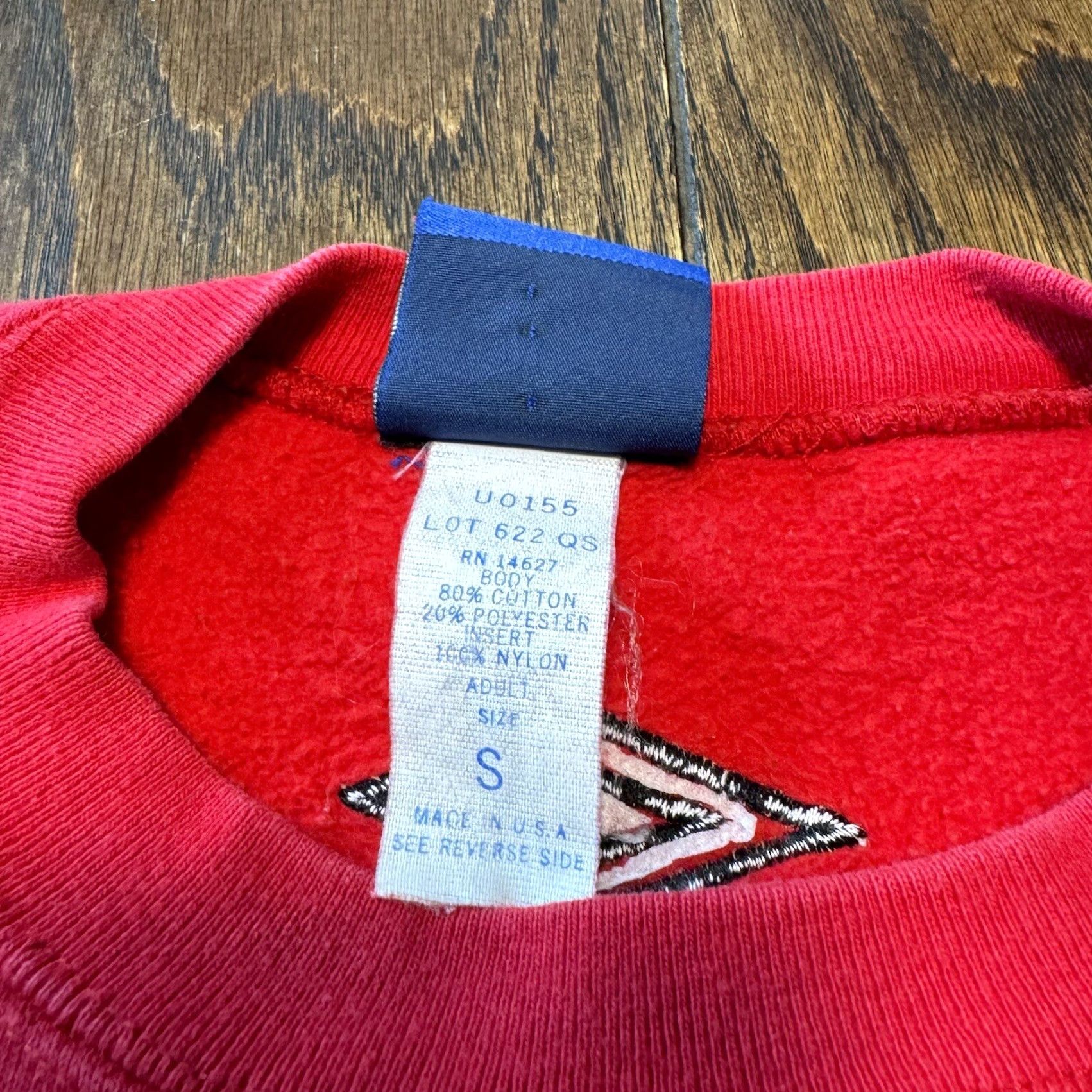 Umbro VINTAGE Umbro Sweatshirt Men Small Red 90s Crewneck Embroidered Logo Pullover Size US S / EU 44-46 / 1 - 5 Thumbnail