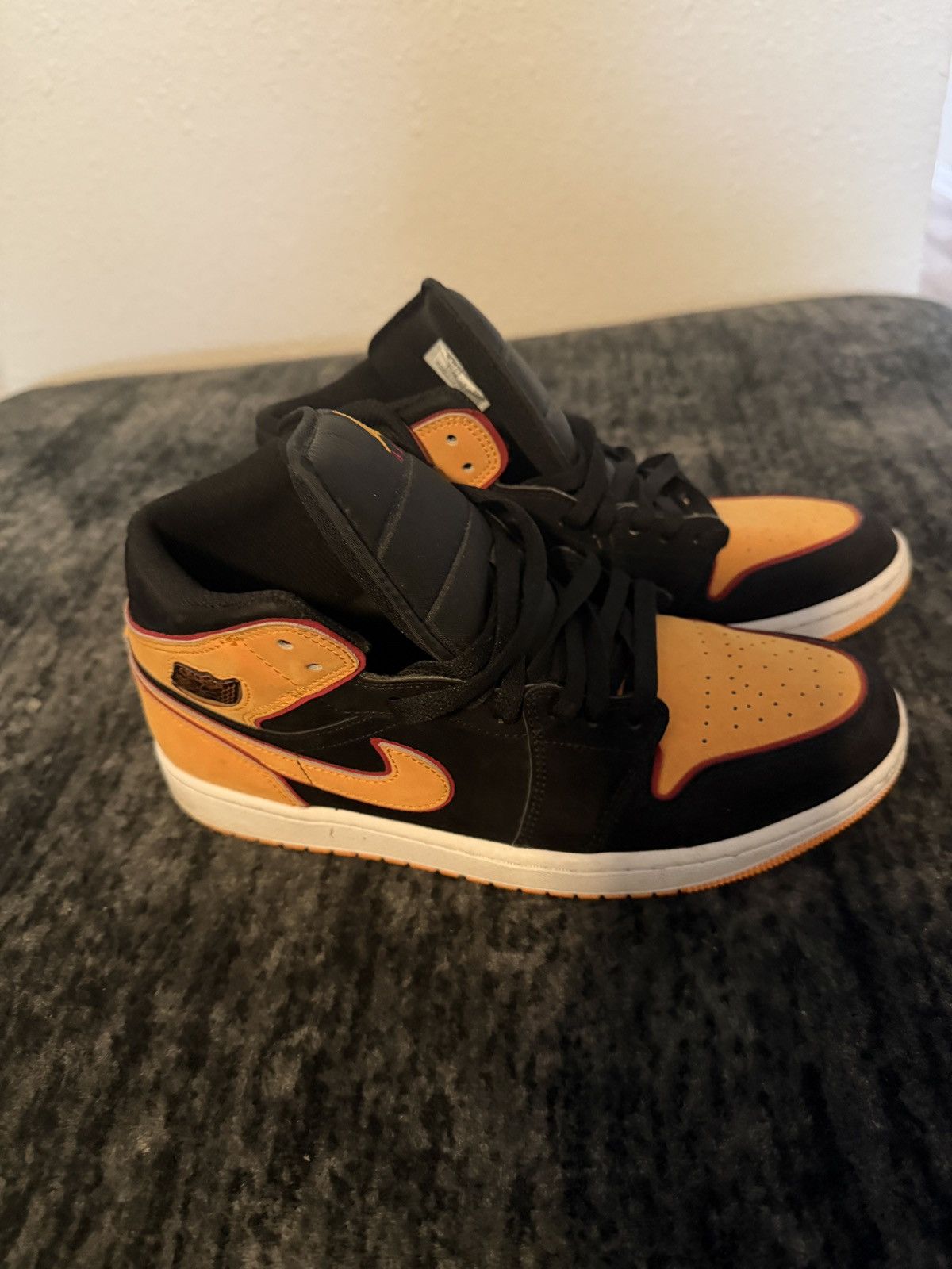 Nike Nike jordan mem size 9.5 good condition Size US 9.5 / EU 42-43 - 5 Thumbnail