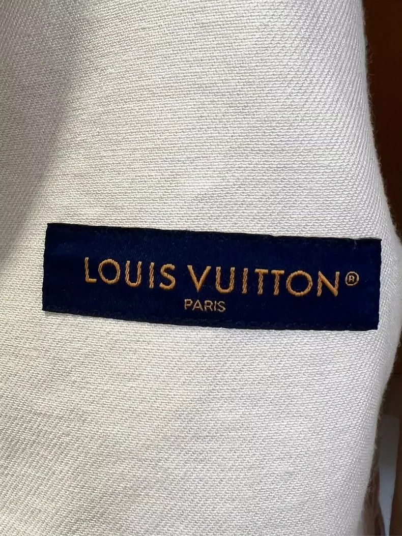 Louis Vuitton Louis Vuitton Khaki Embossed Print Short Sleeve Shirt Size US M / EU 48-50 / 2 - 5 Thumbnail