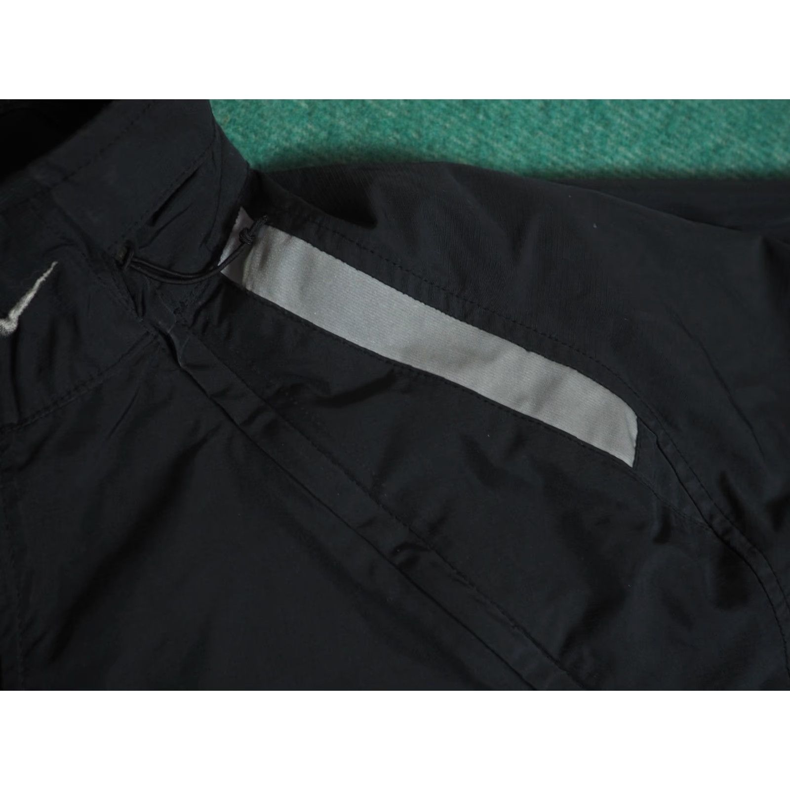 Nike VINTAGE Nike Windbreaker Jacket Climalite Dark Gray Nylon Logo Mini Swoosh L Men Size L Size US L / EU 52-54 / 3 - 6 Thumbnail