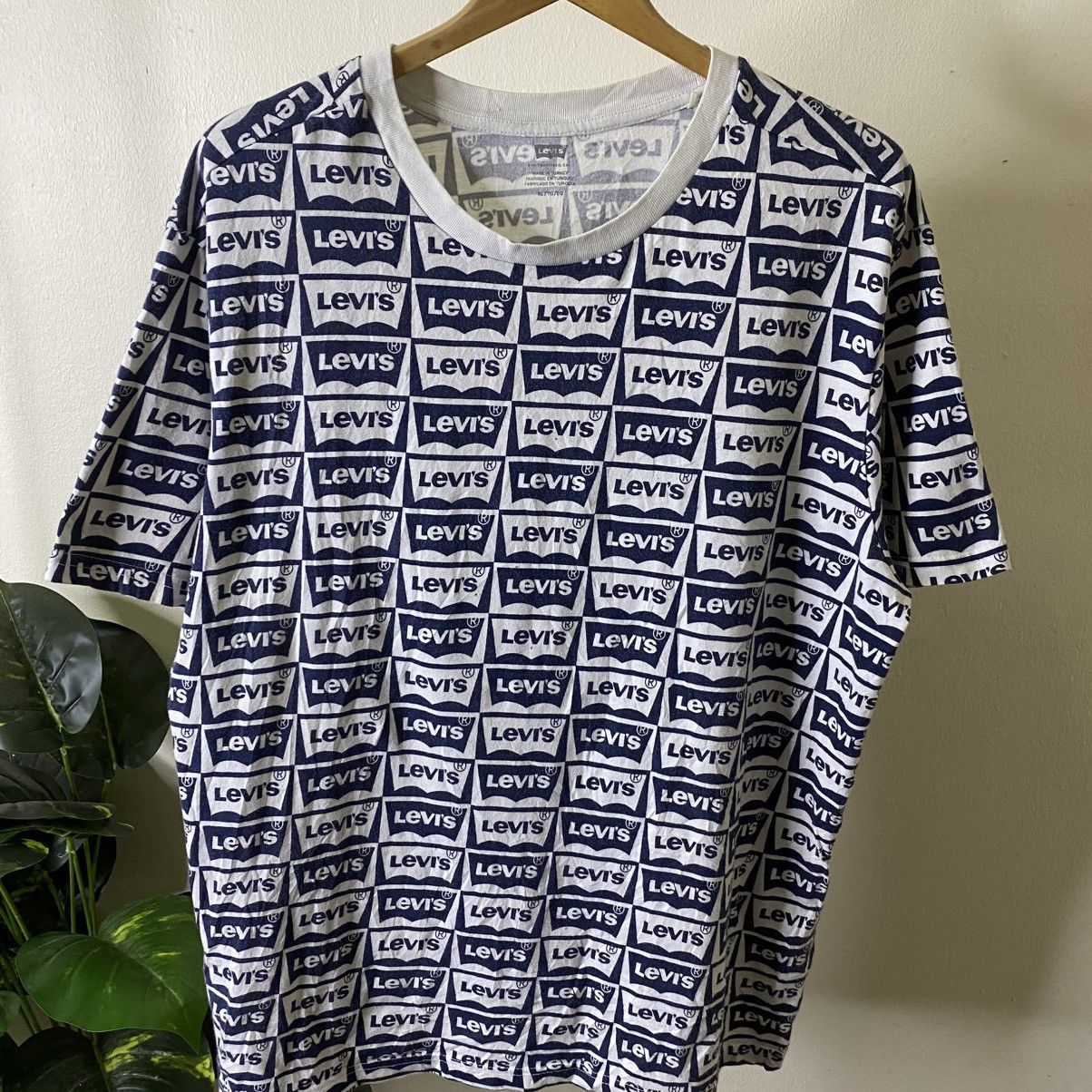 Levi's Levis All Over Print T Shirt Size US XL / EU 56 / 4 - 2 Thumbnail